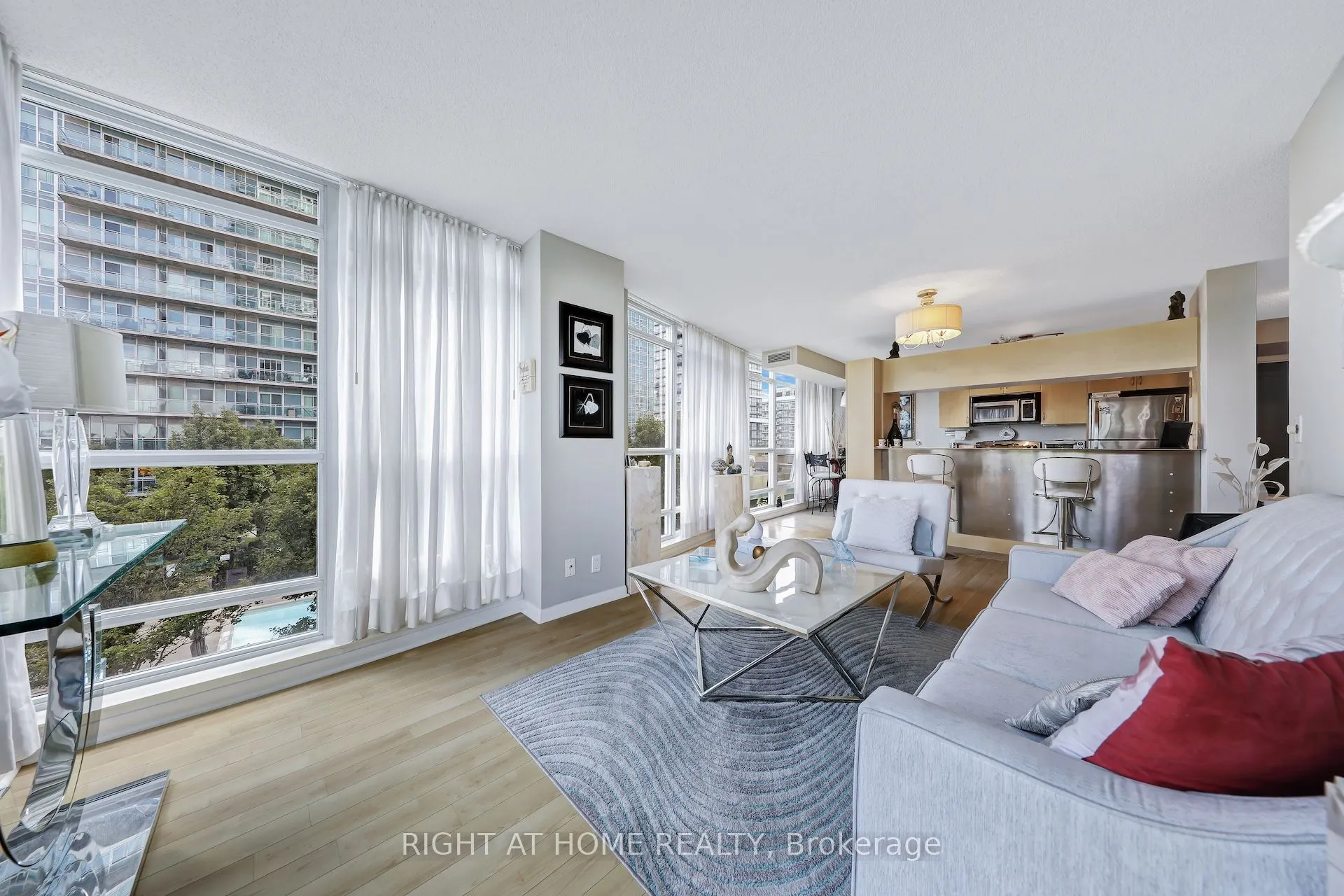 185 Legion Road N, #607