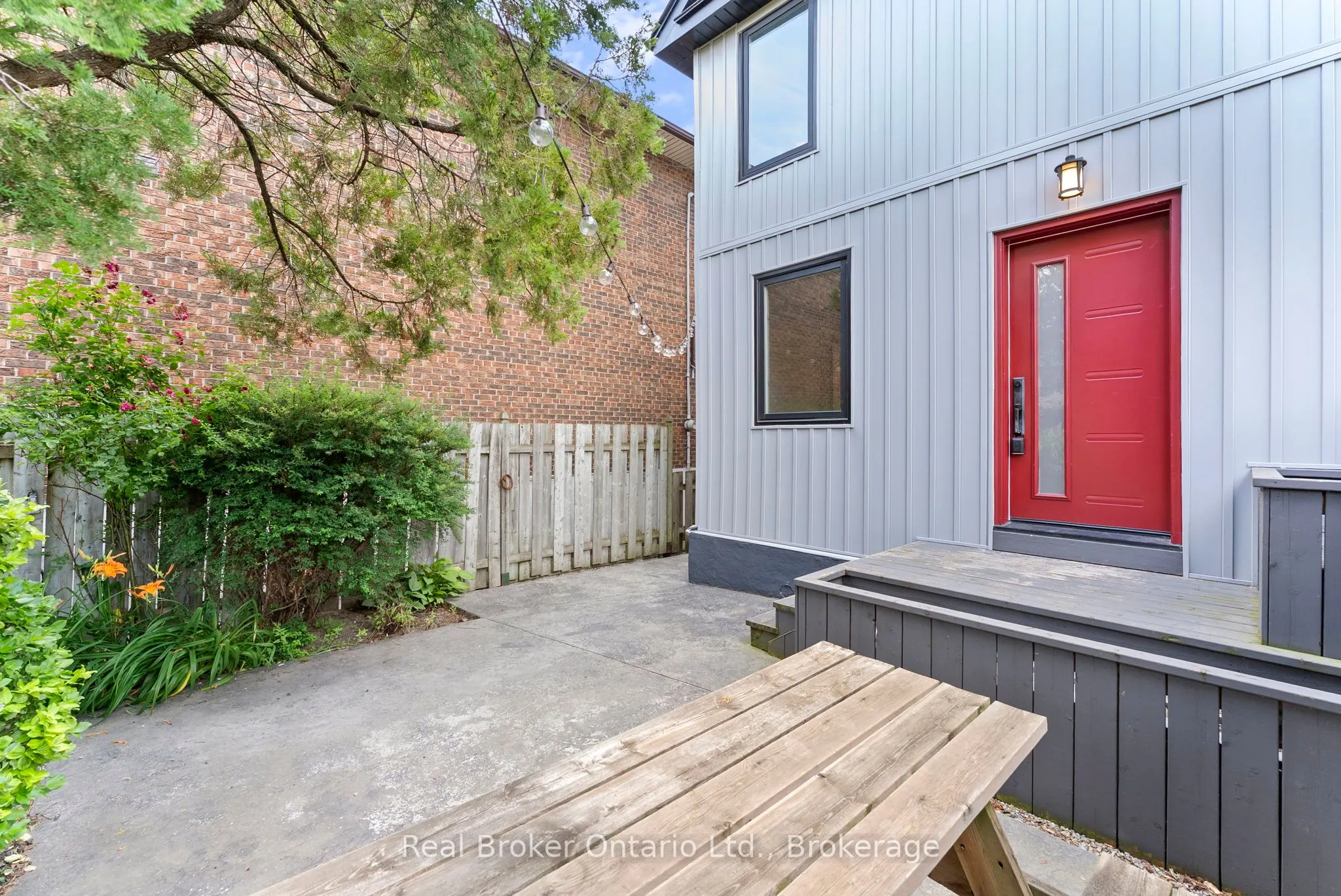 116 Symons Street