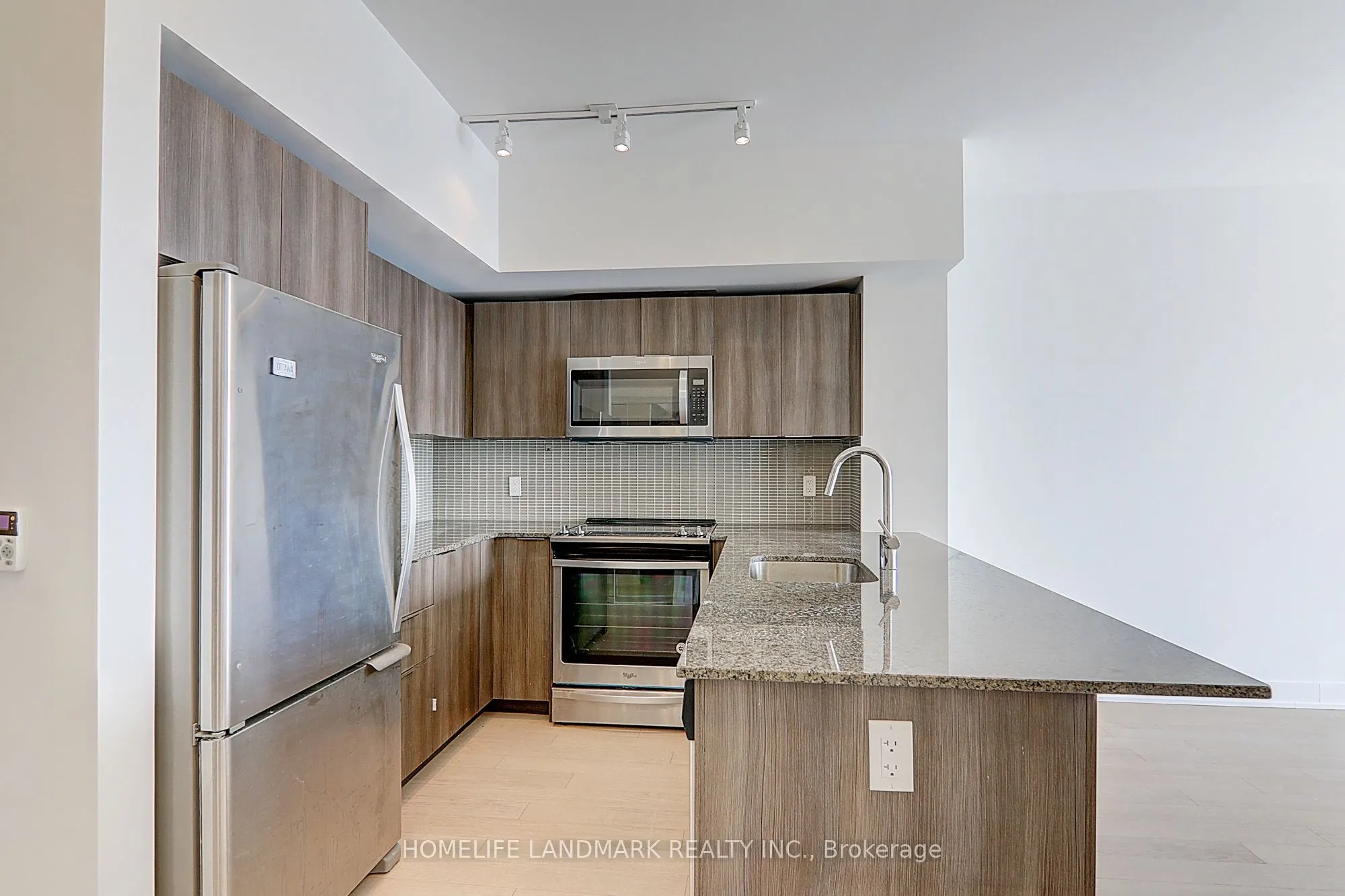 20 Shore Breeze Drive, #516