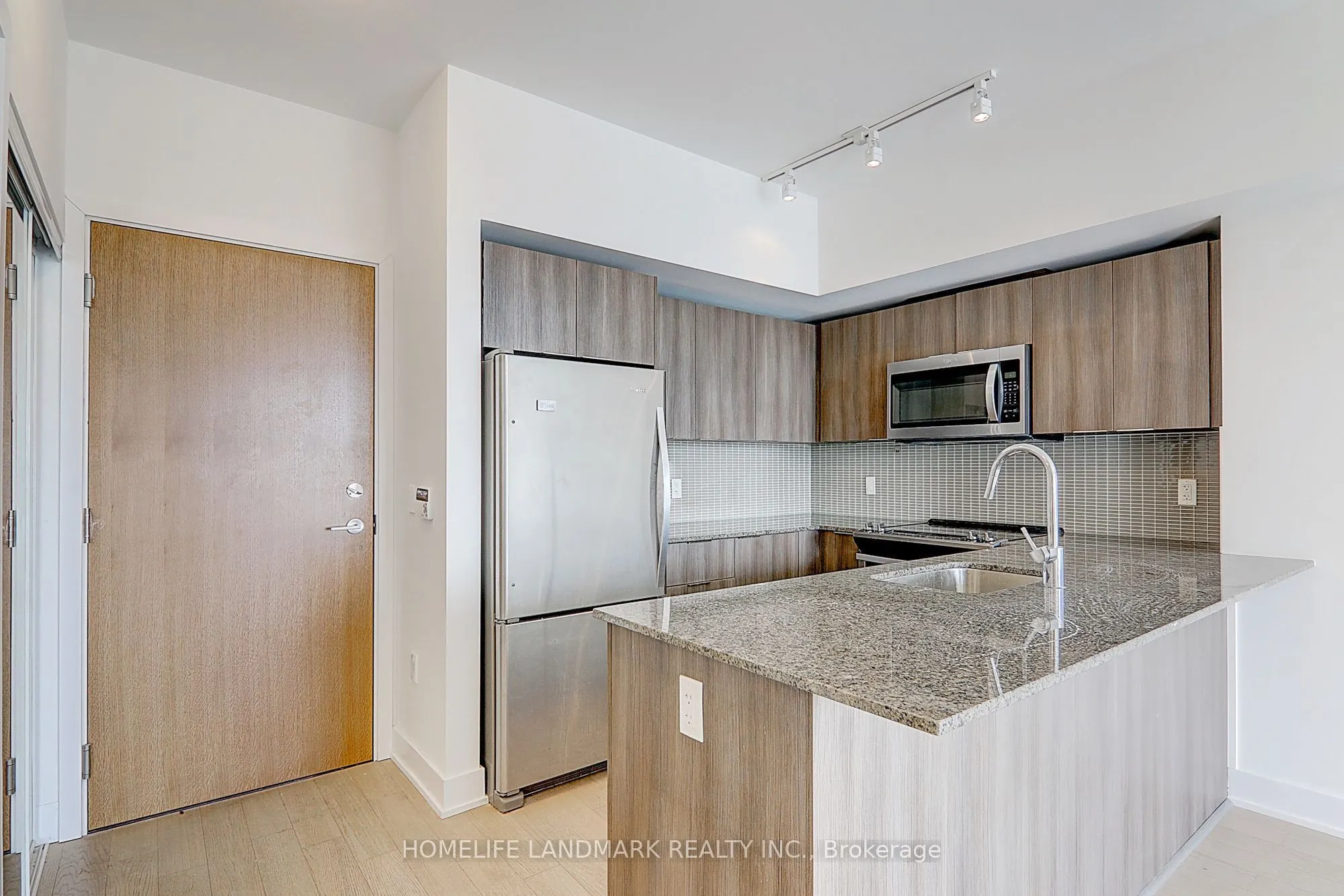 20 Shore Breeze Drive, #516
