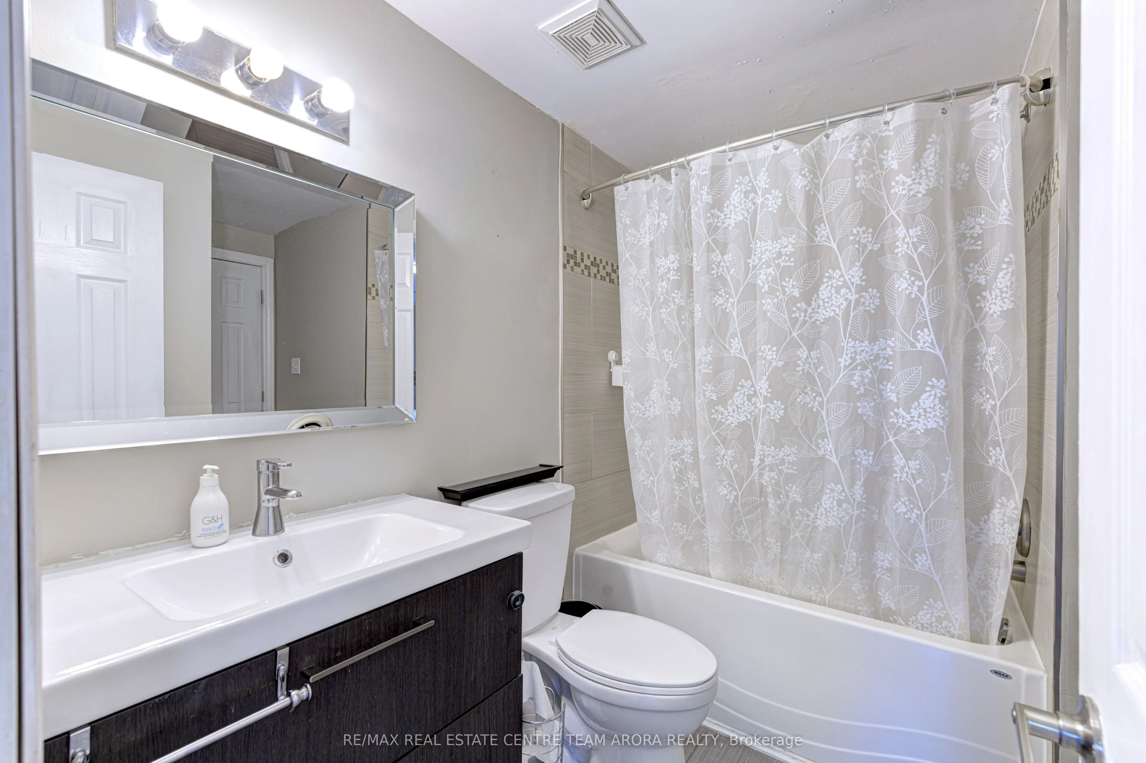2050 Upper Middle Road, #81