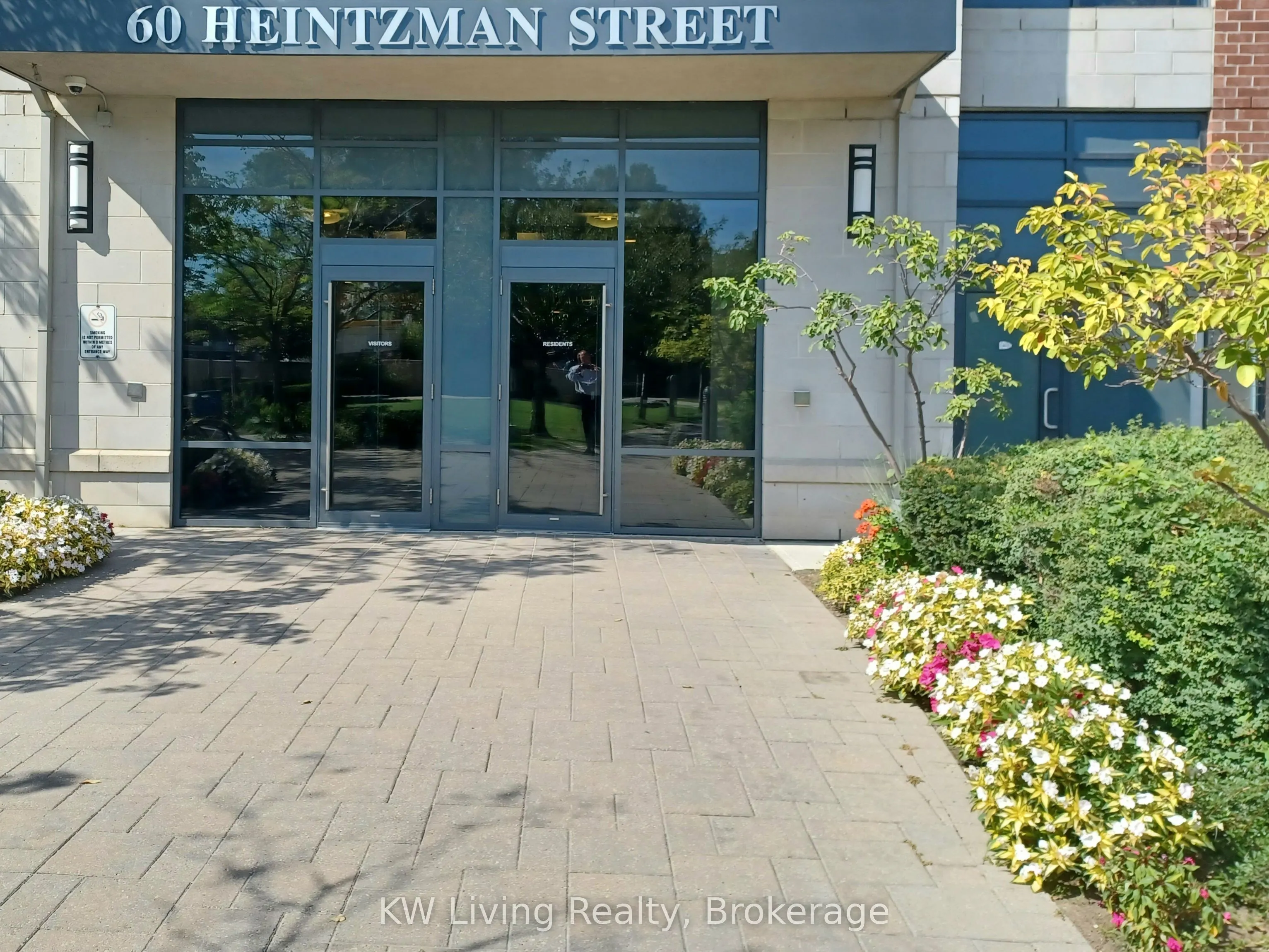 60 Heintzman Street, #632