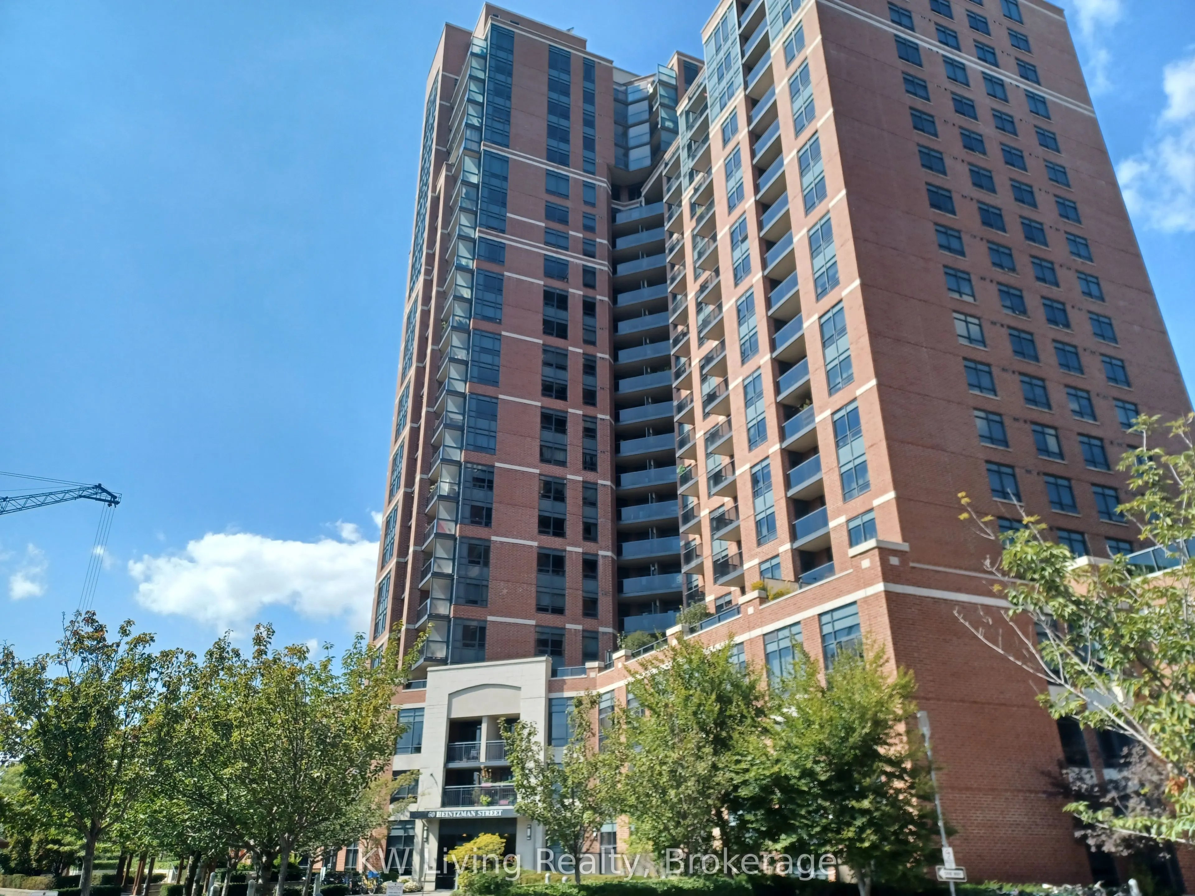 60 Heintzman Street, #632