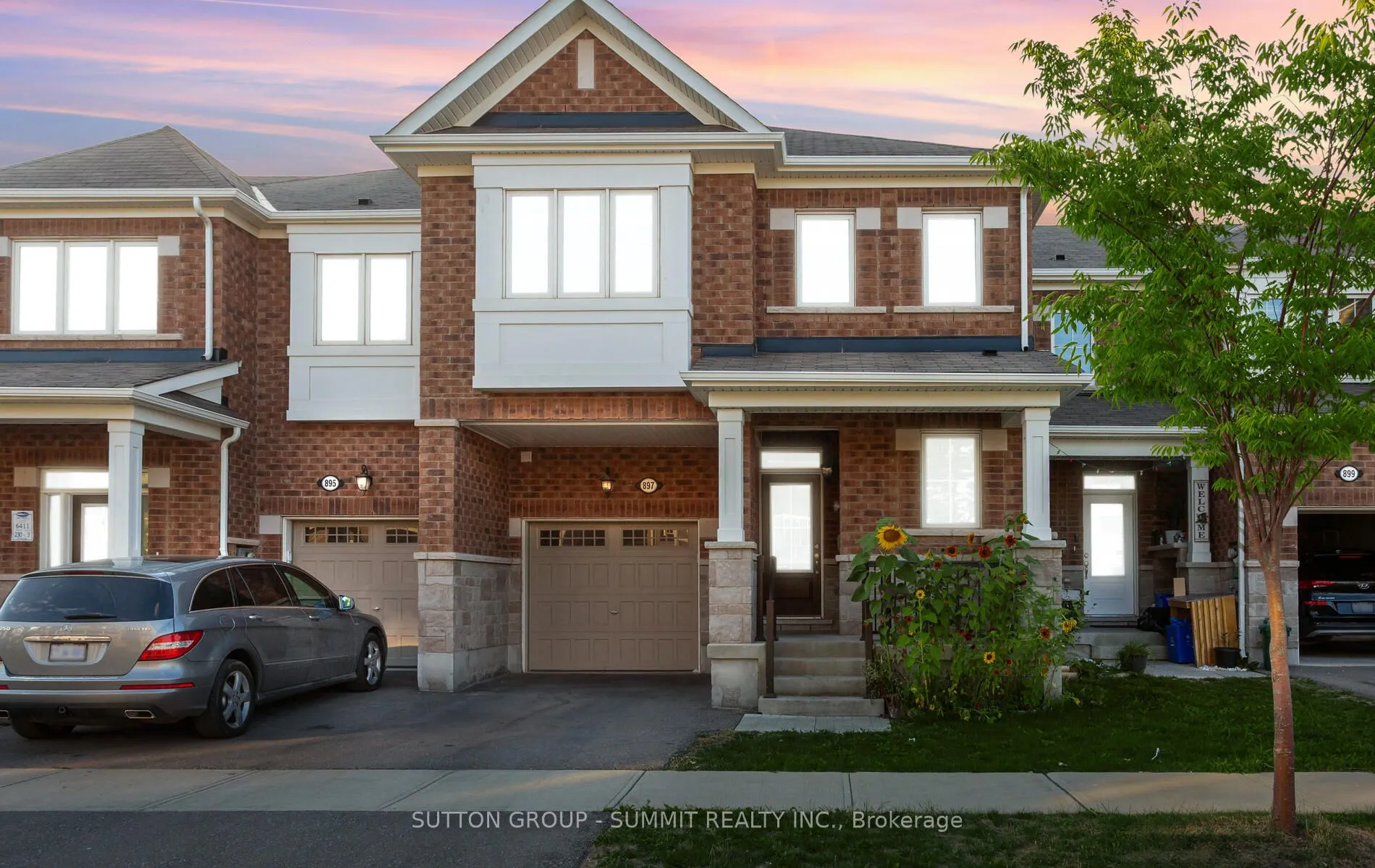 897 Ash Gate
