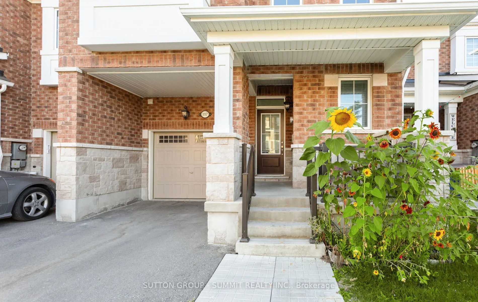 897 Ash Gate