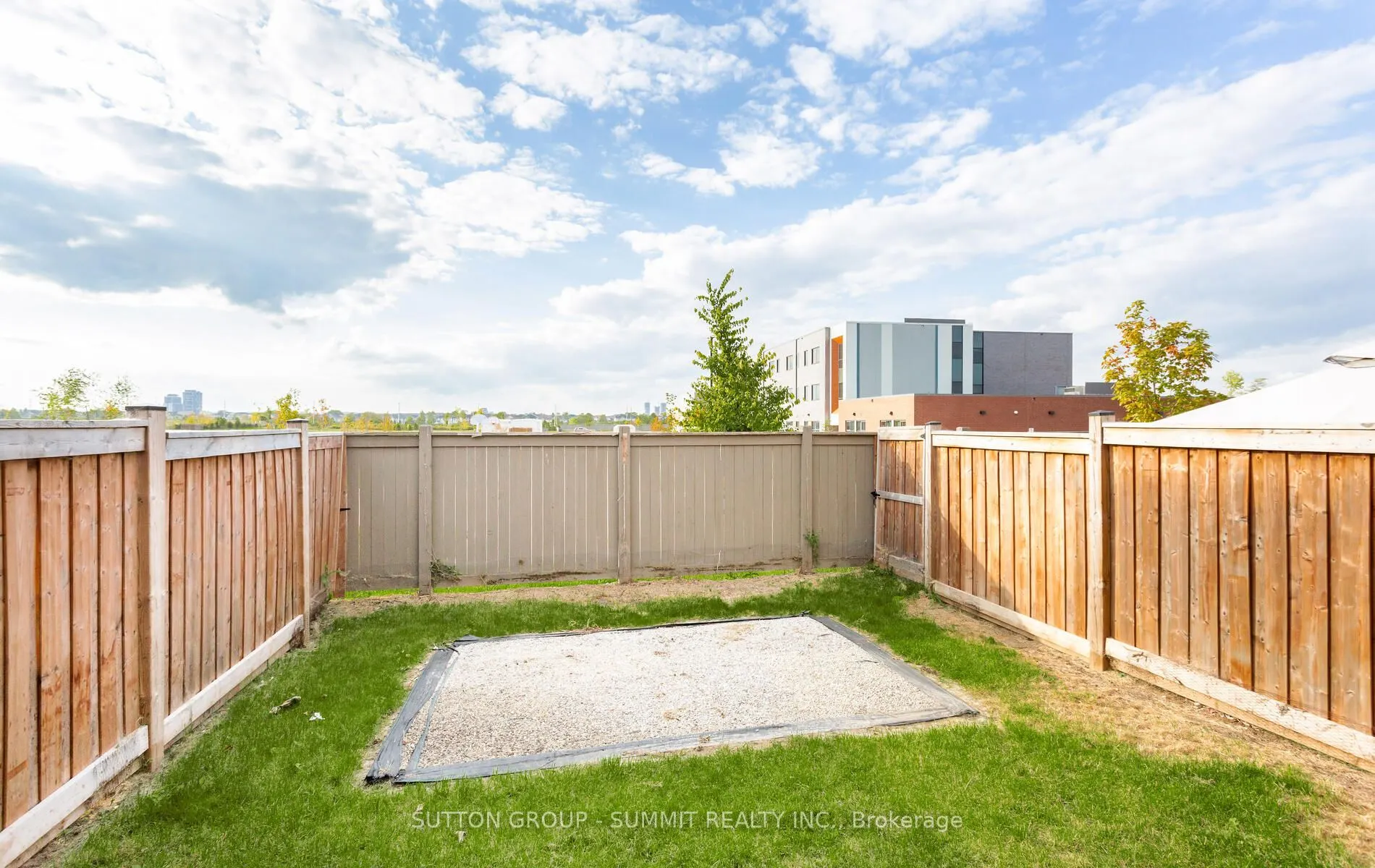897 Ash Gate
