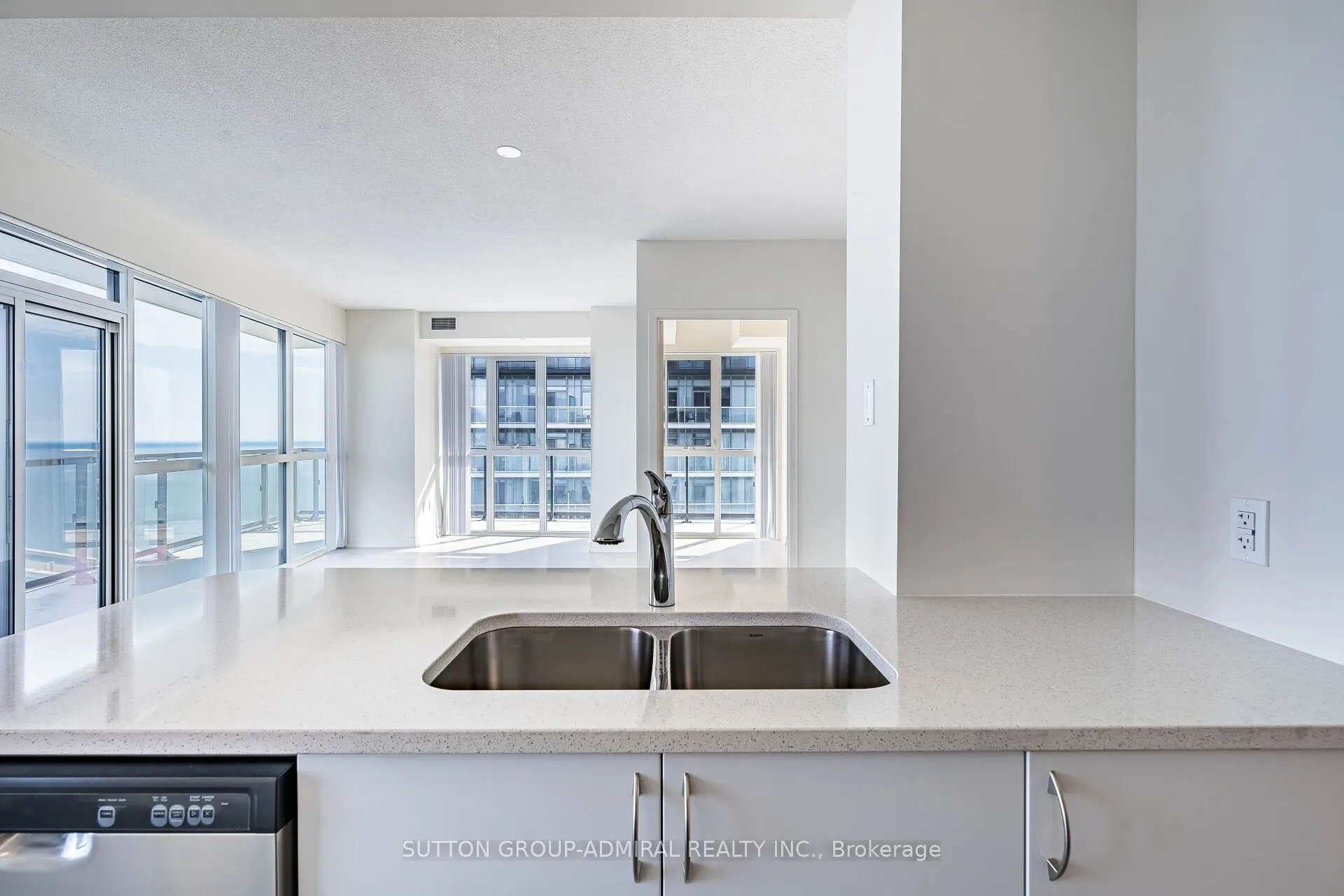 38 Annie Craig Drive, #4905