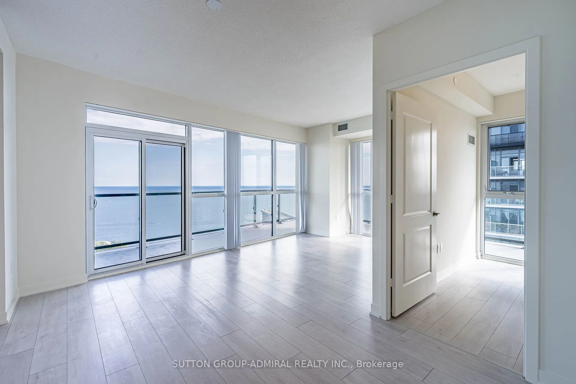 38 Annie Craig Drive, #4905