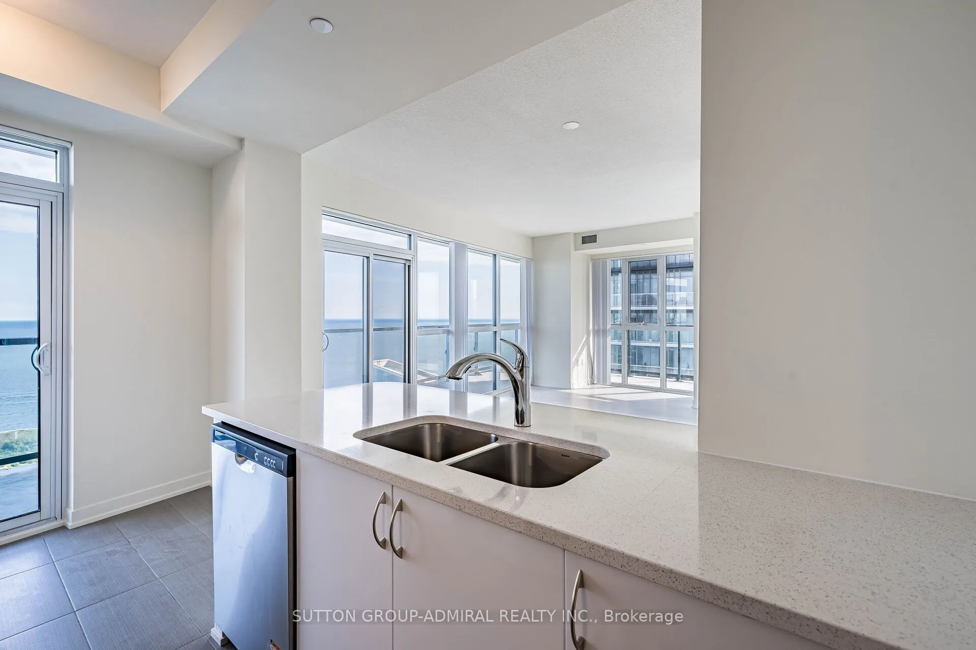 38 Annie Craig Drive, #4905