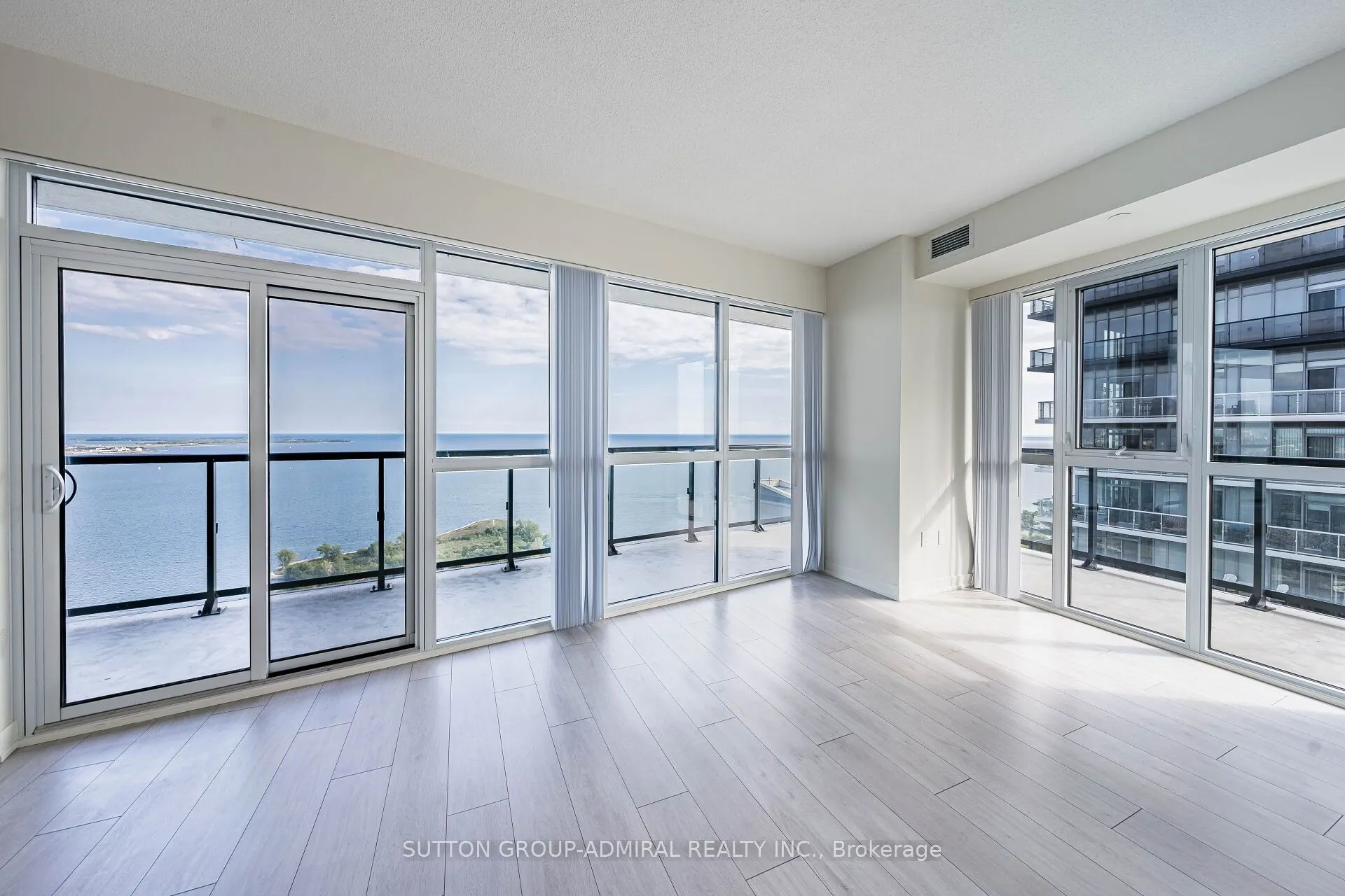 38 Annie Craig Drive, #4905