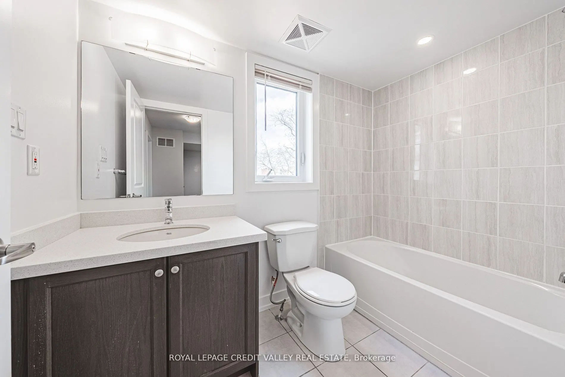 256 Royal York Road E, #116