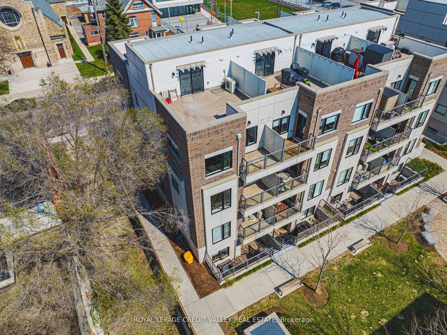 256 Royal York Road E, #116
