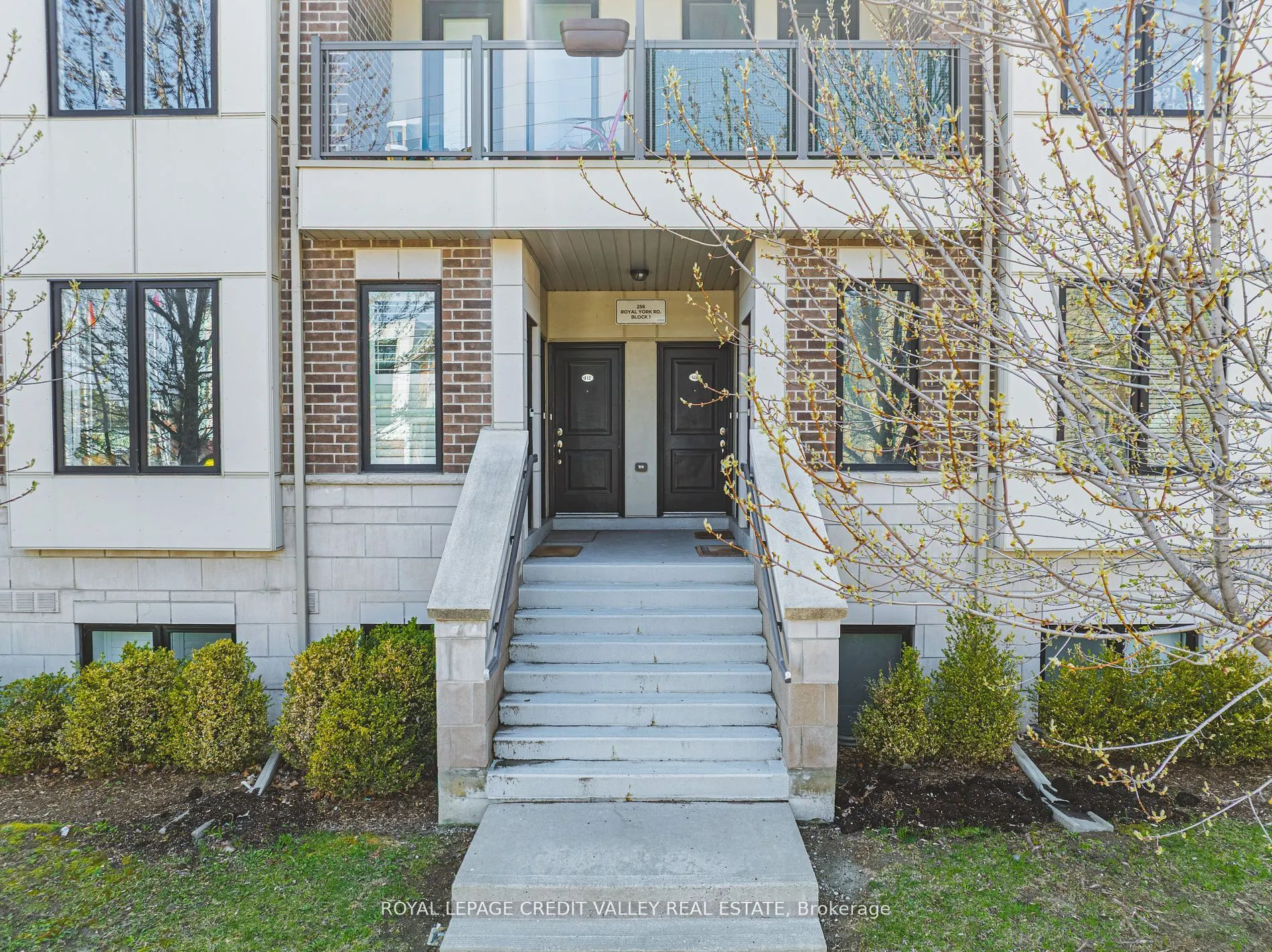 256 Royal York Road E, #116