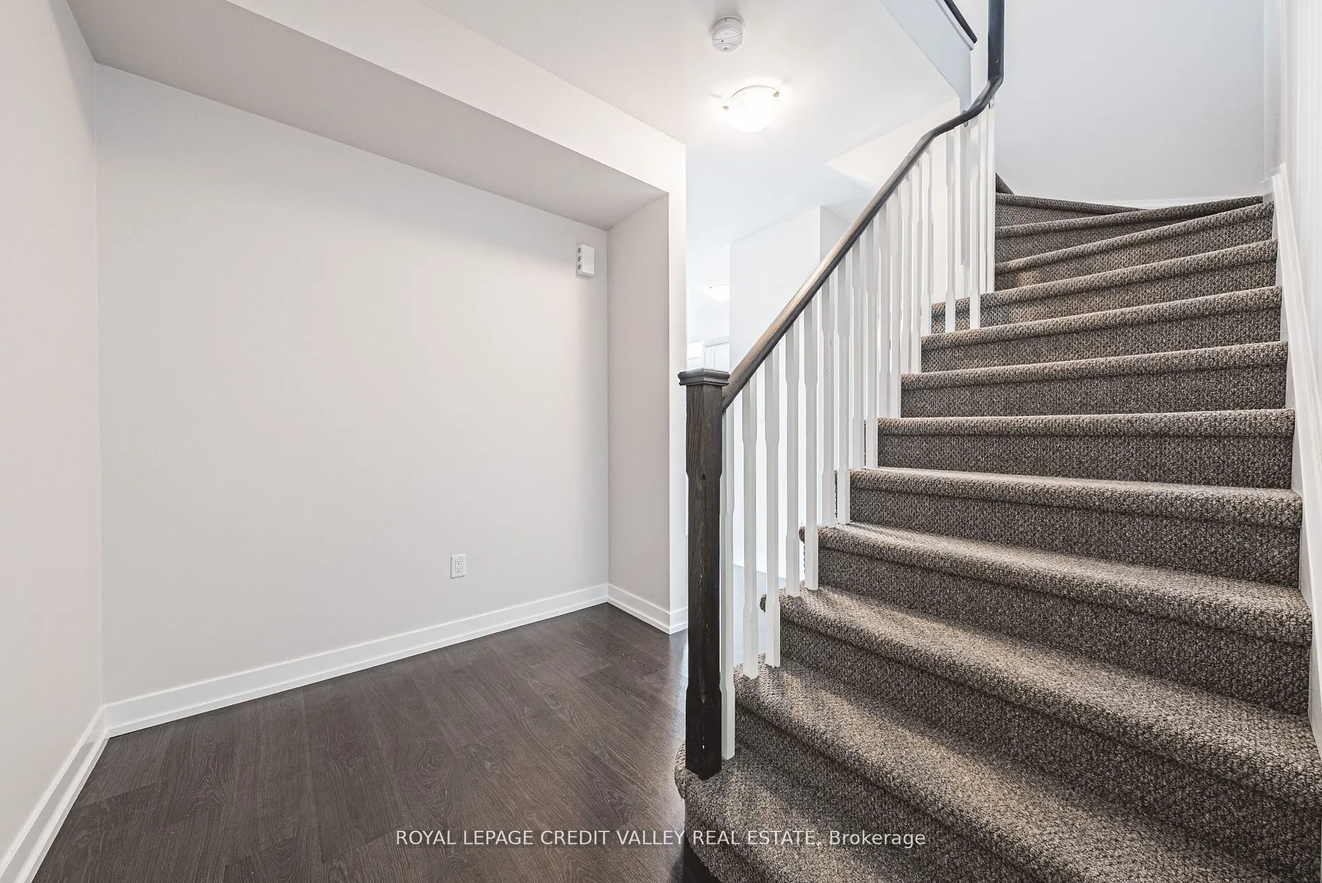 256 Royal York Road E, #116