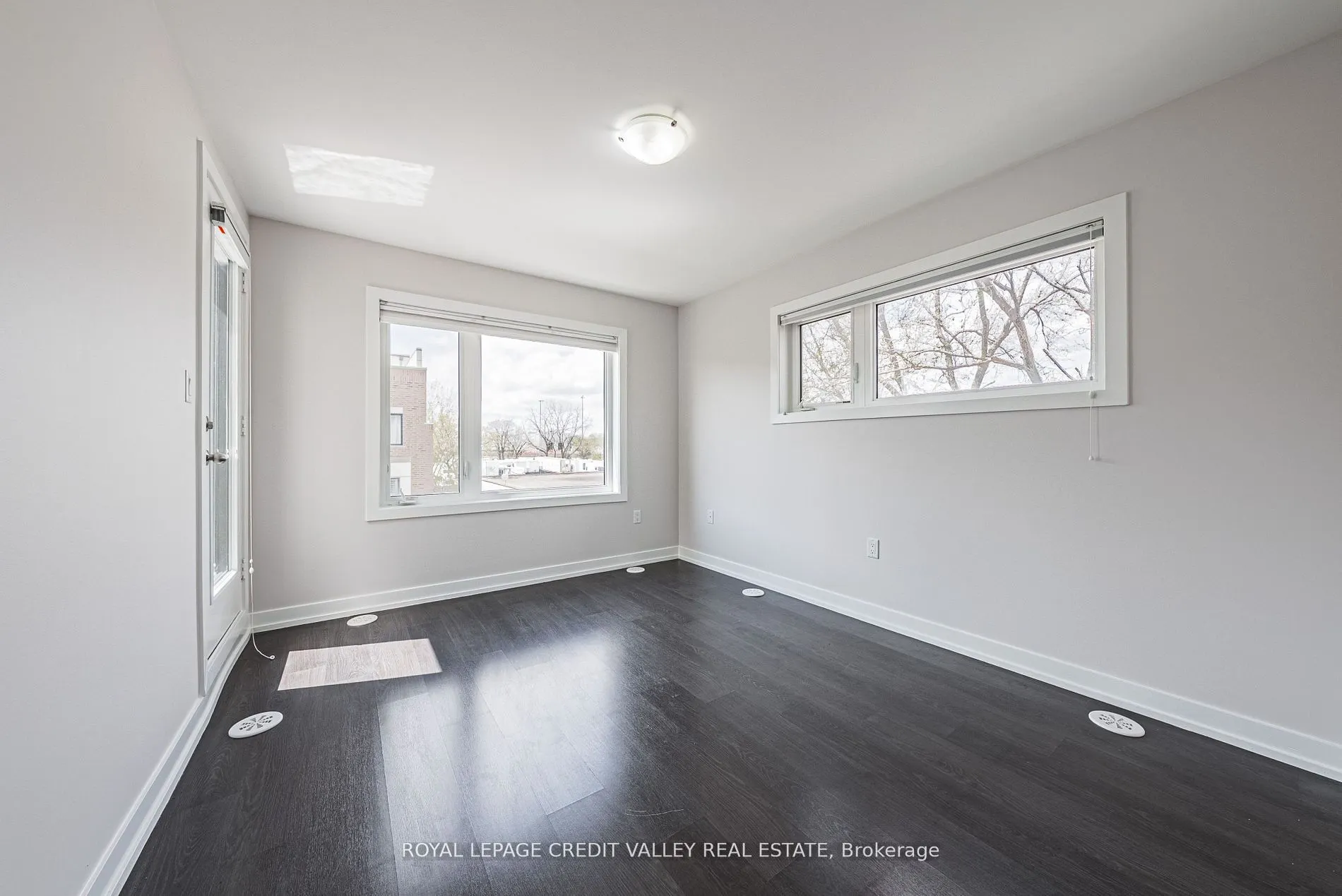 256 Royal York Road E, #116