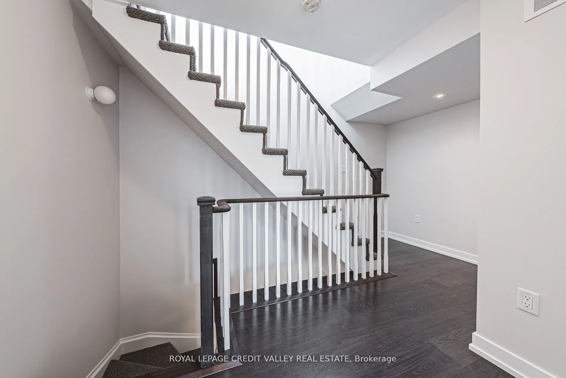 256 Royal York Road E, #116