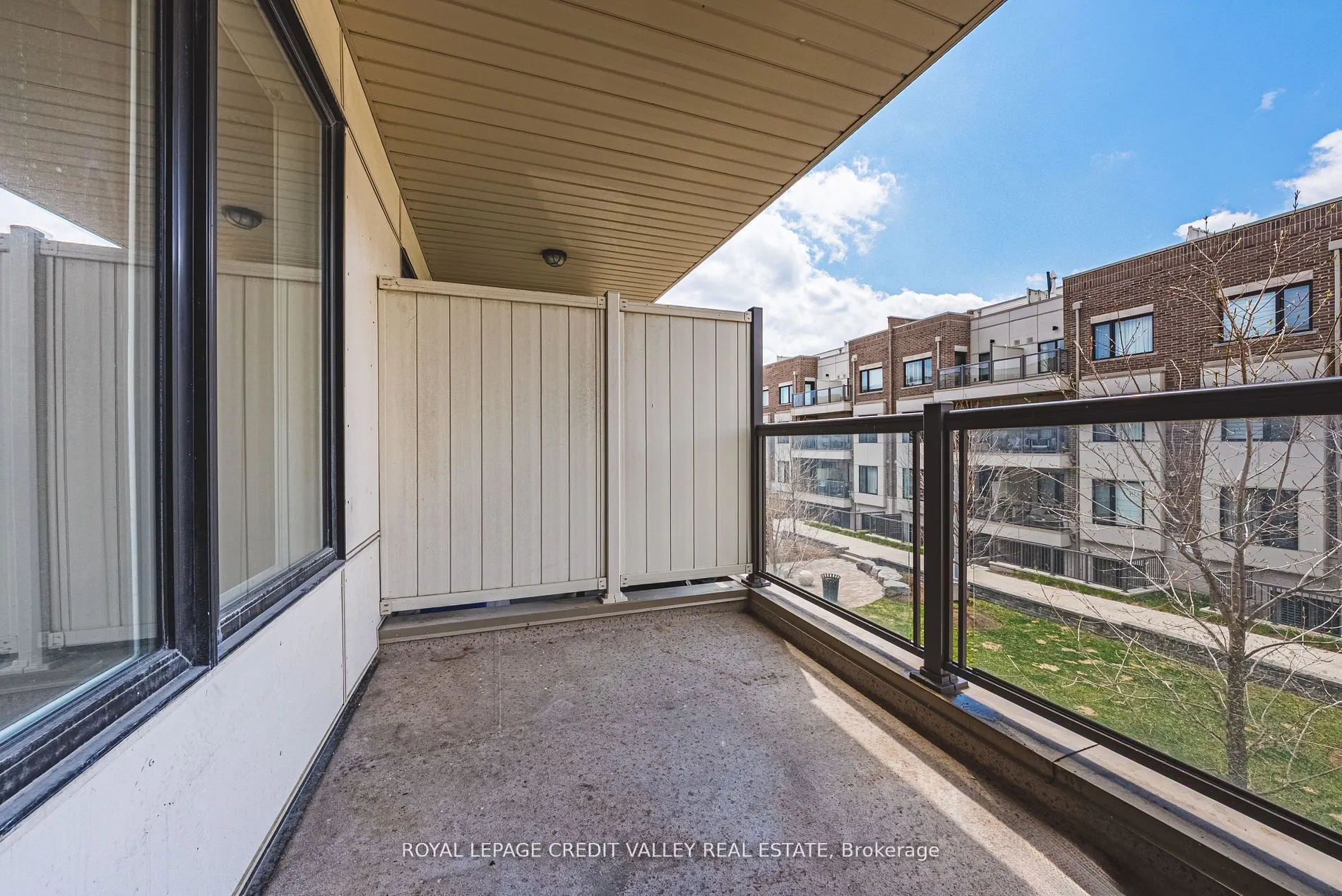256 Royal York Road E, #116