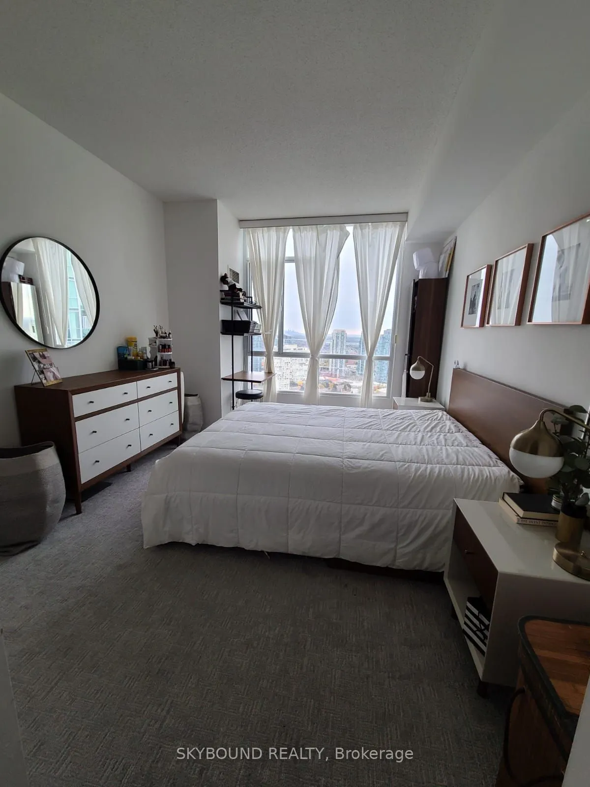 220 Burnhamthorpe Road W, #3002