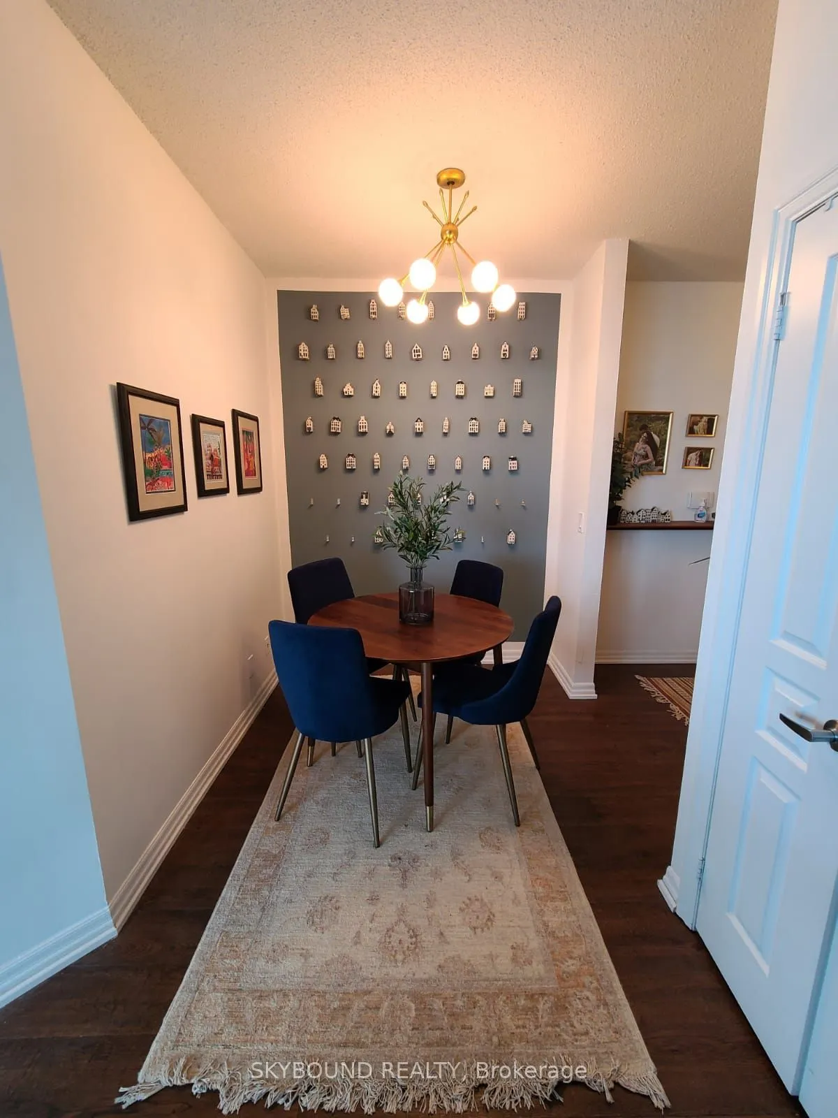 220 Burnhamthorpe Road W, #3002
