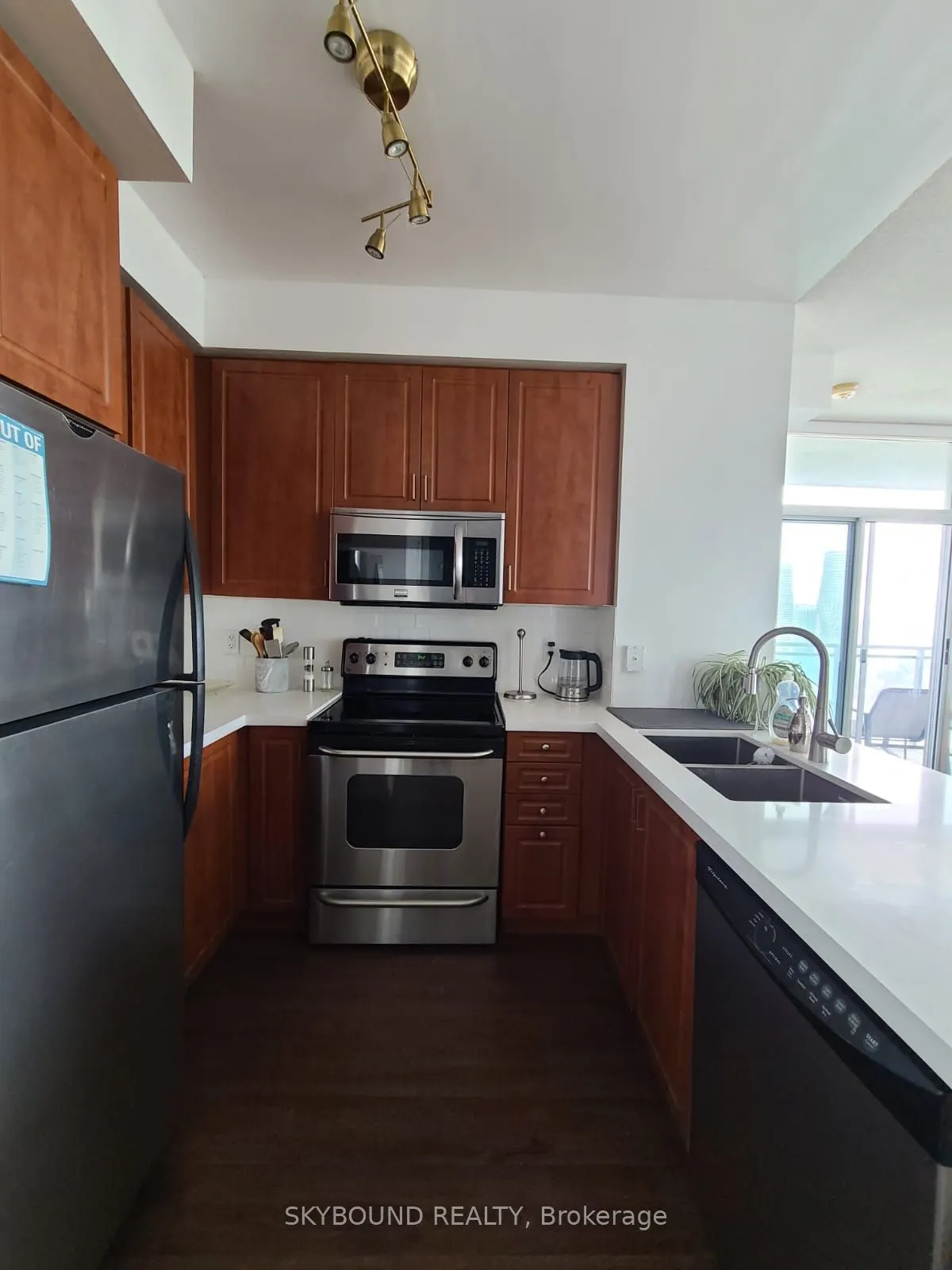 220 Burnhamthorpe Road W, #3002
