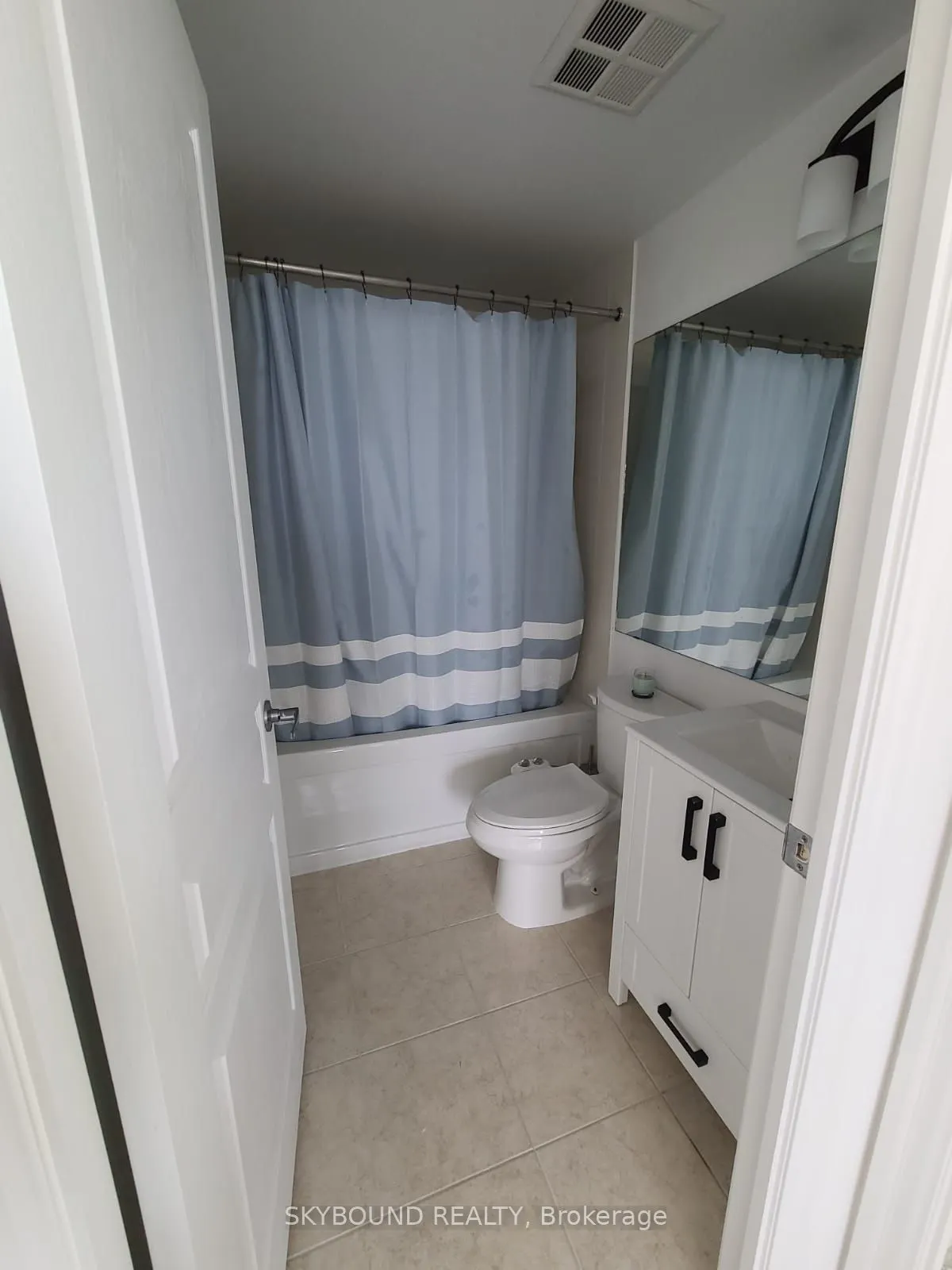 220 Burnhamthorpe Road W, #3002