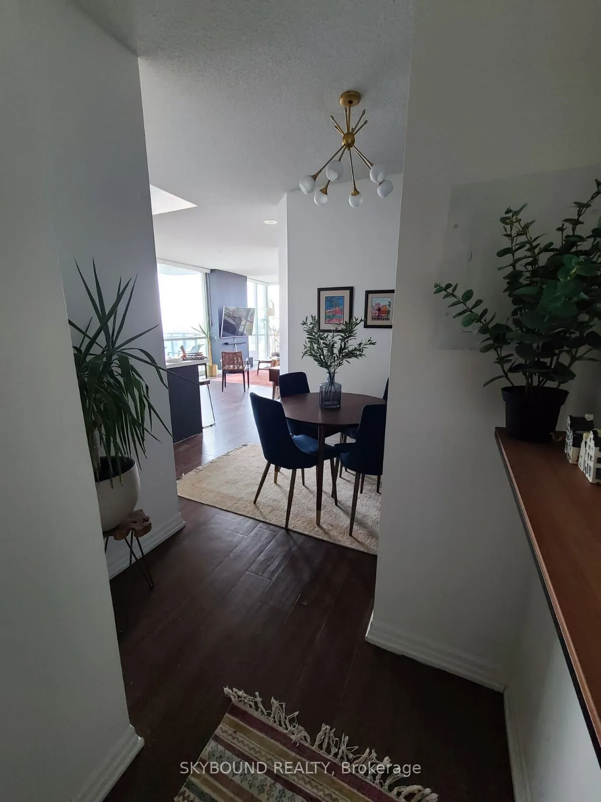 220 Burnhamthorpe Road W, #3002