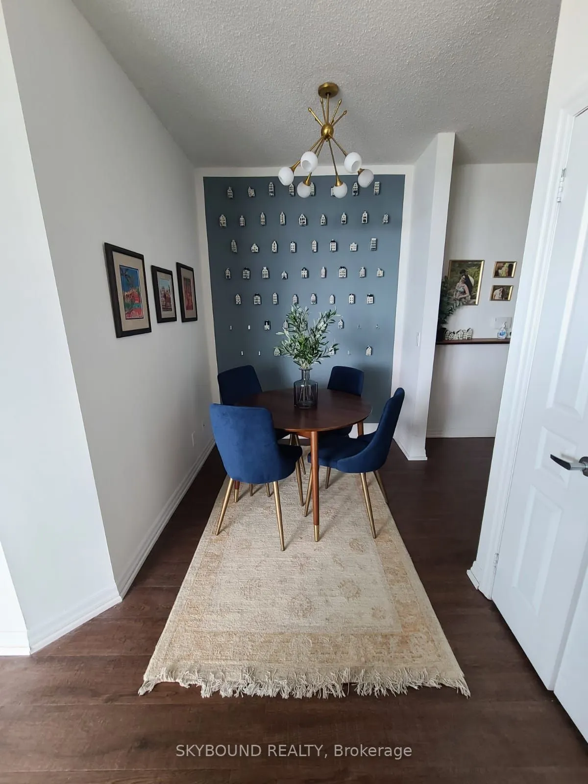220 Burnhamthorpe Road W, #3002