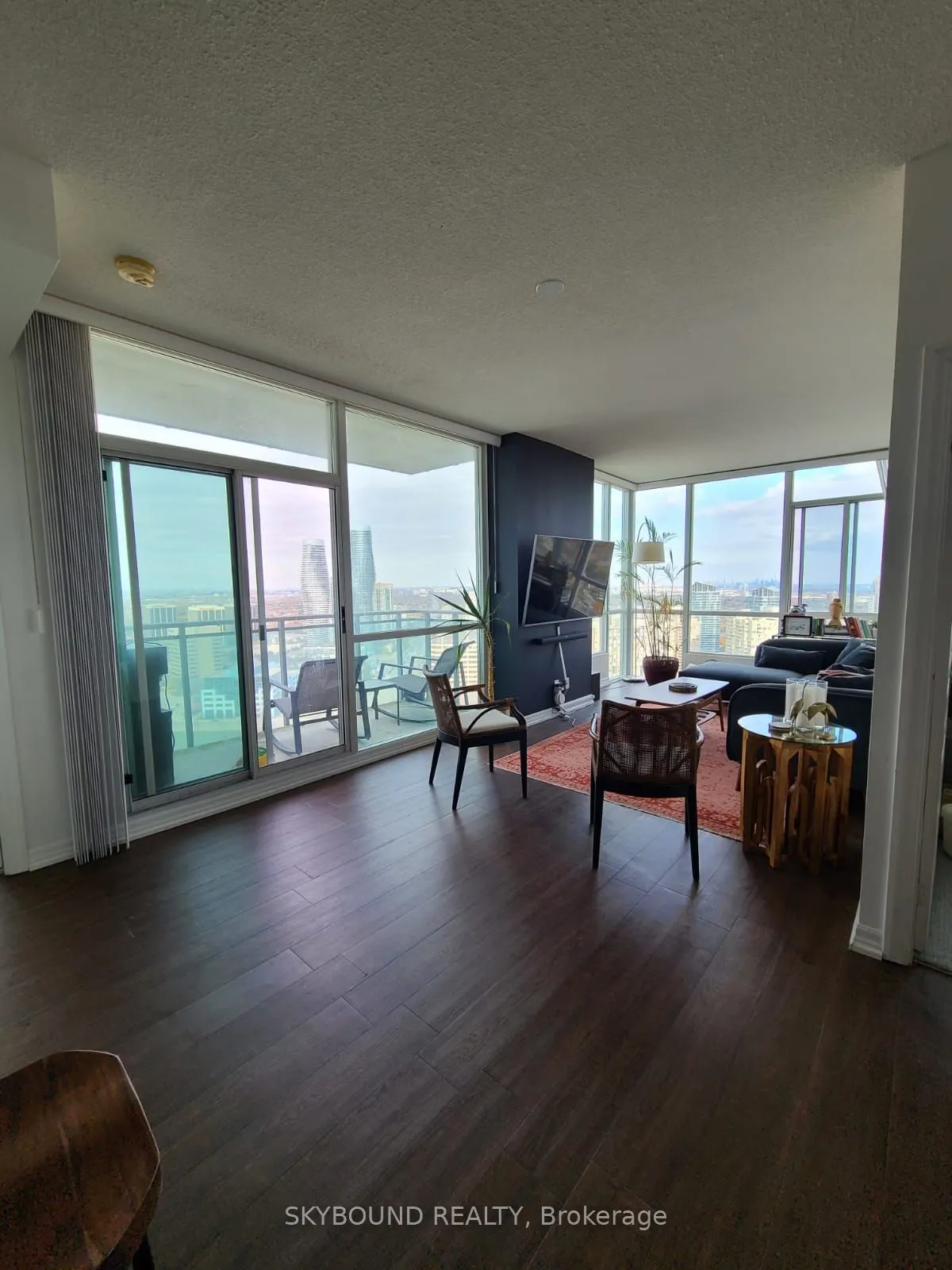 220 Burnhamthorpe Road W, #3002