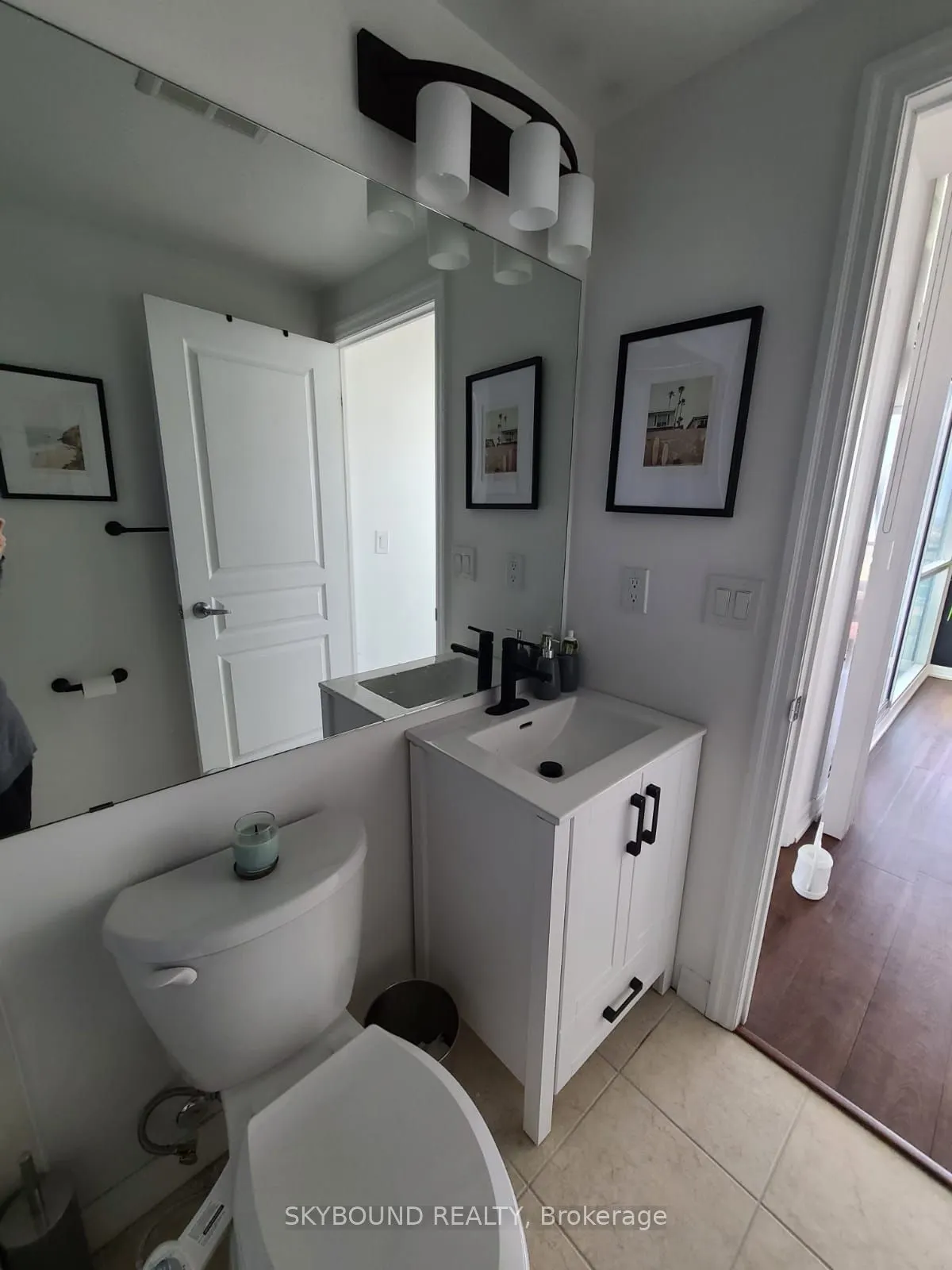 220 Burnhamthorpe Road W, #3002