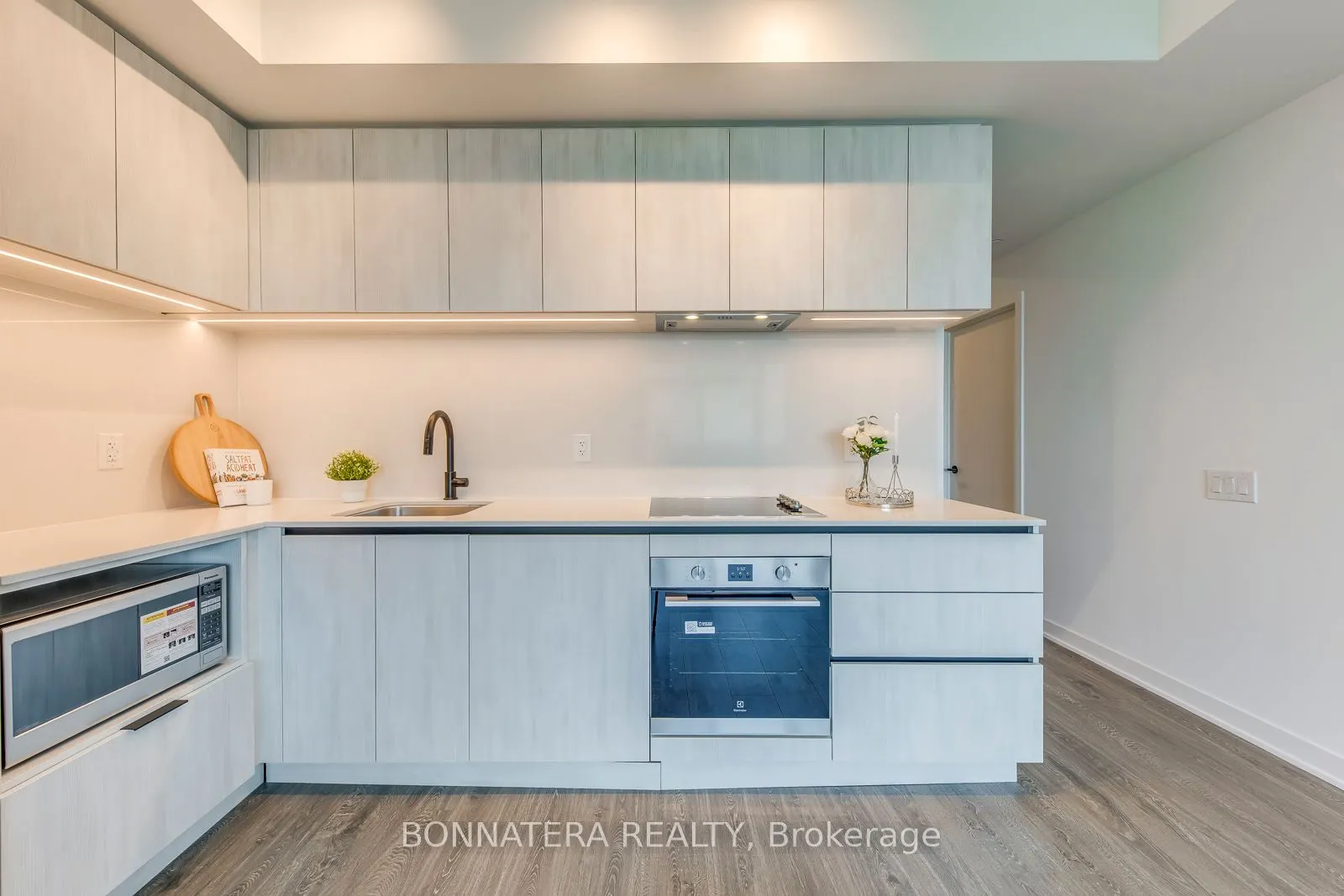2495 Eglinton Avenue W, #2302