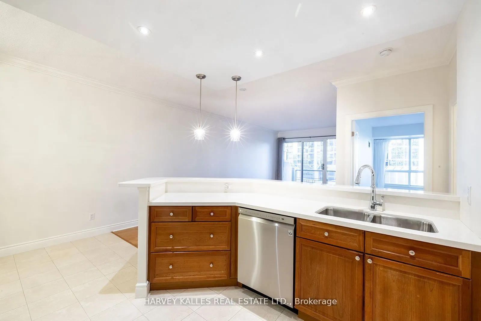 2 Aberfoyle Crescent, #412