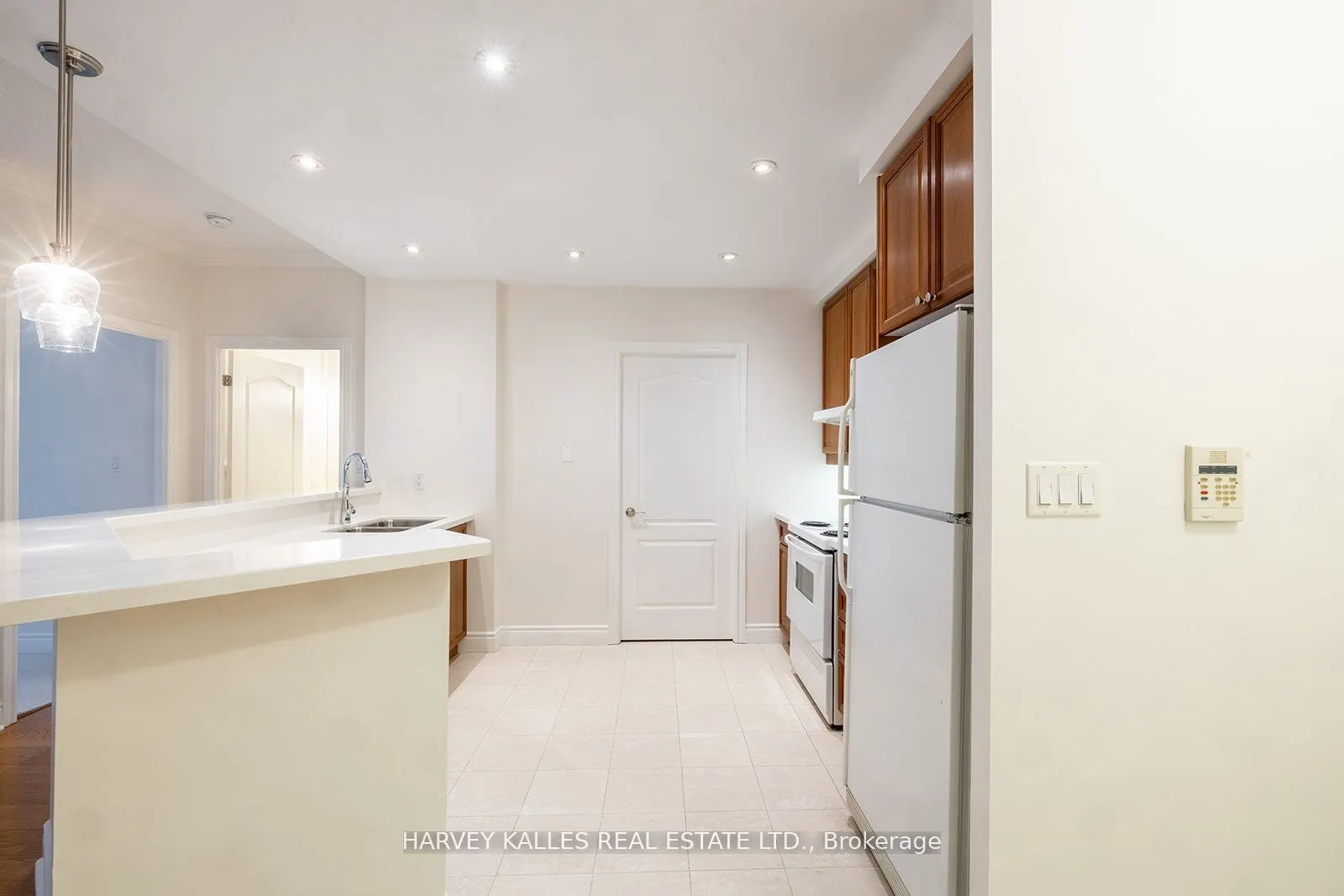 2 Aberfoyle Crescent, #412