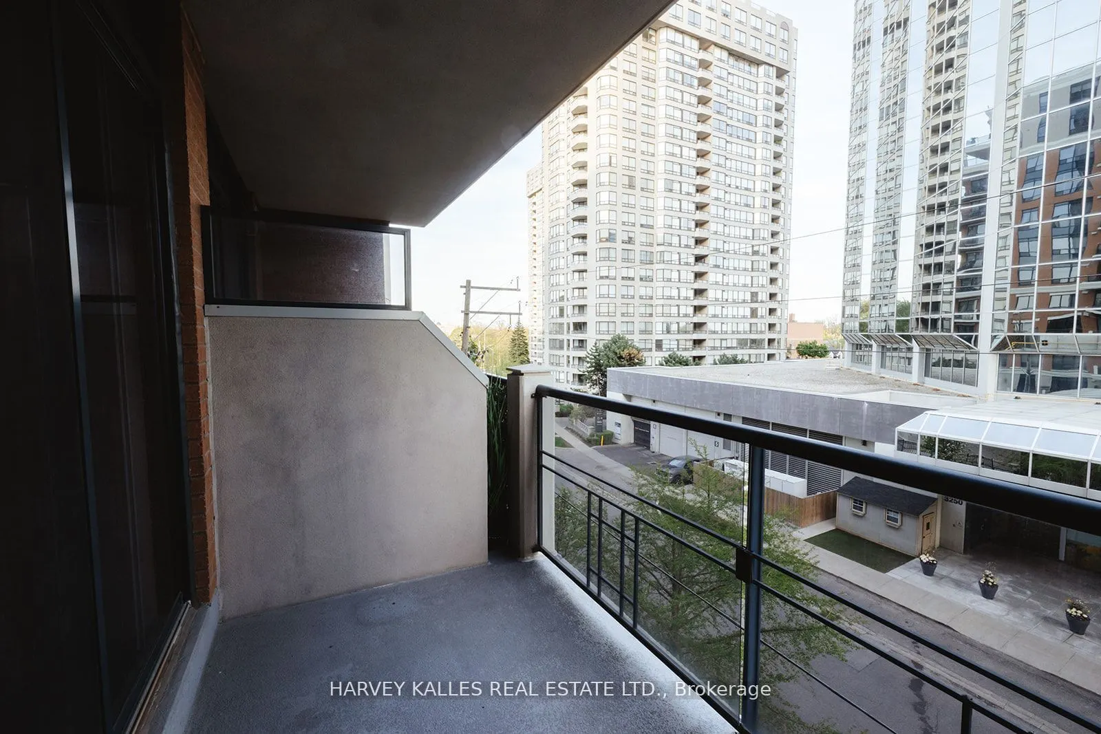2 Aberfoyle Crescent, #412