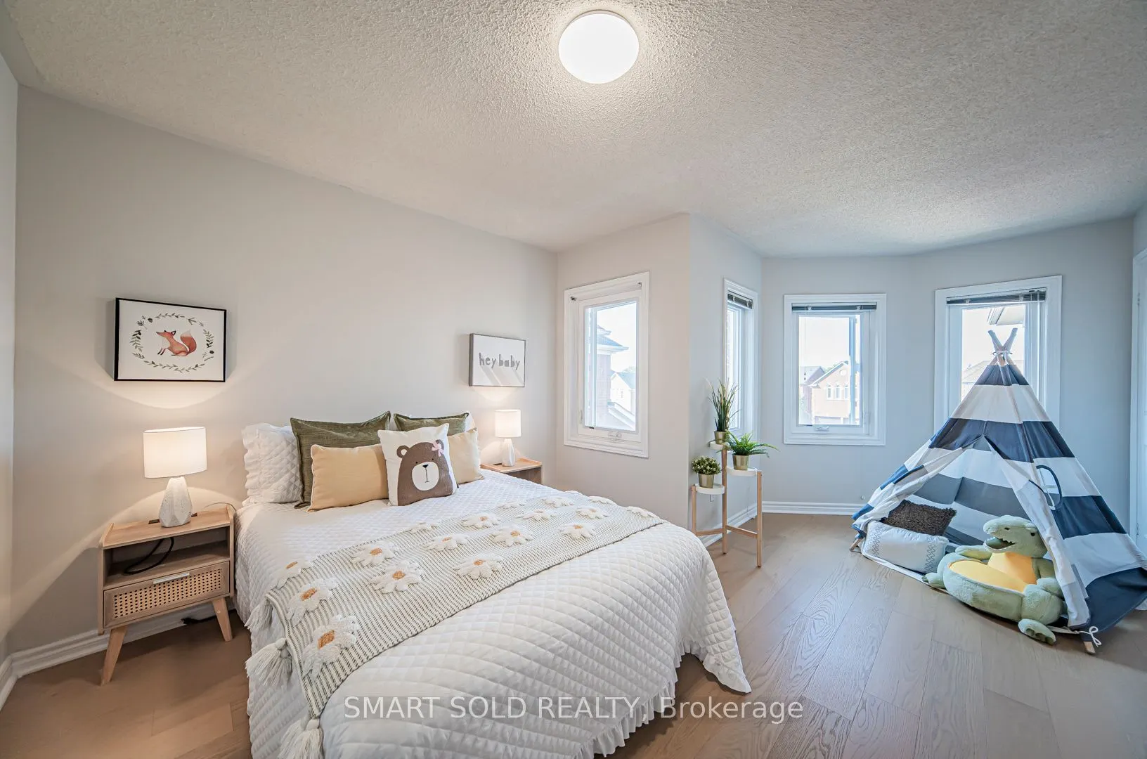 5685 Bell Harbour Drive
