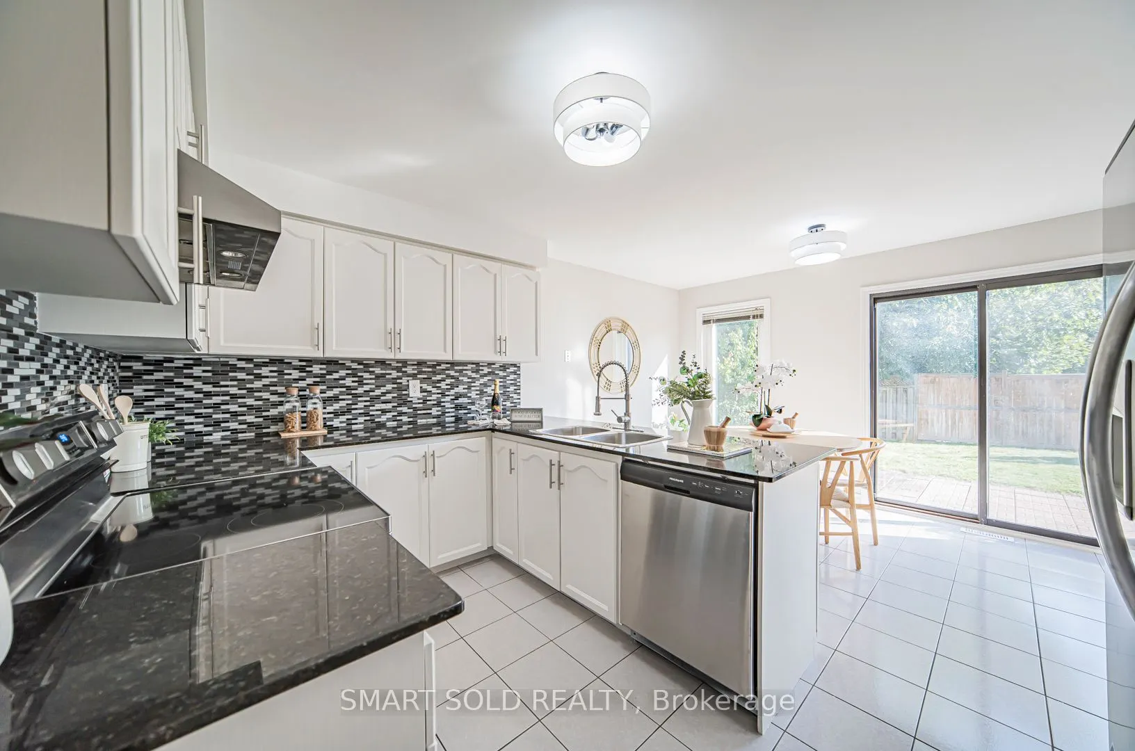 5685 Bell Harbour Drive