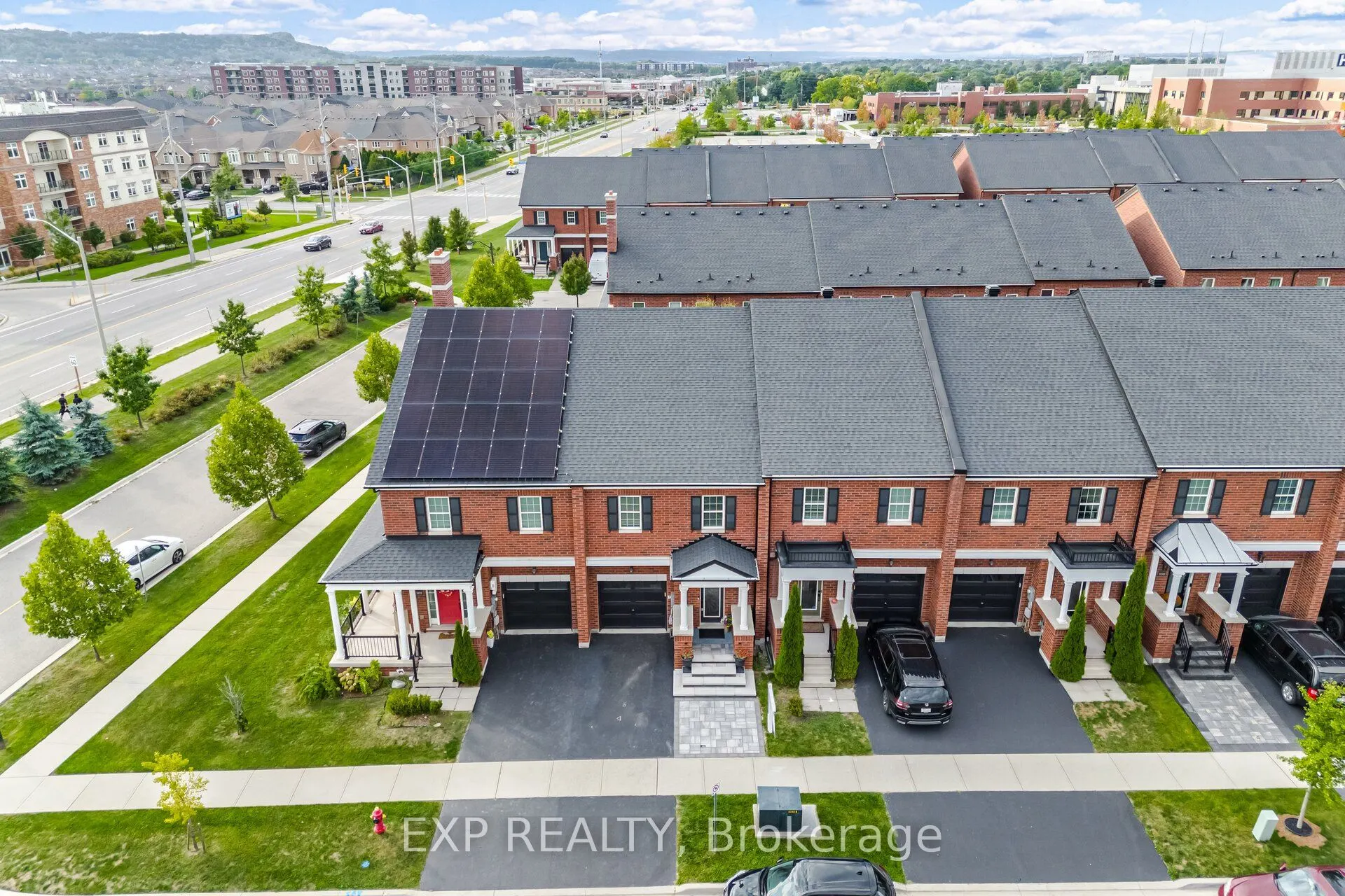 806 BANKS Crescent