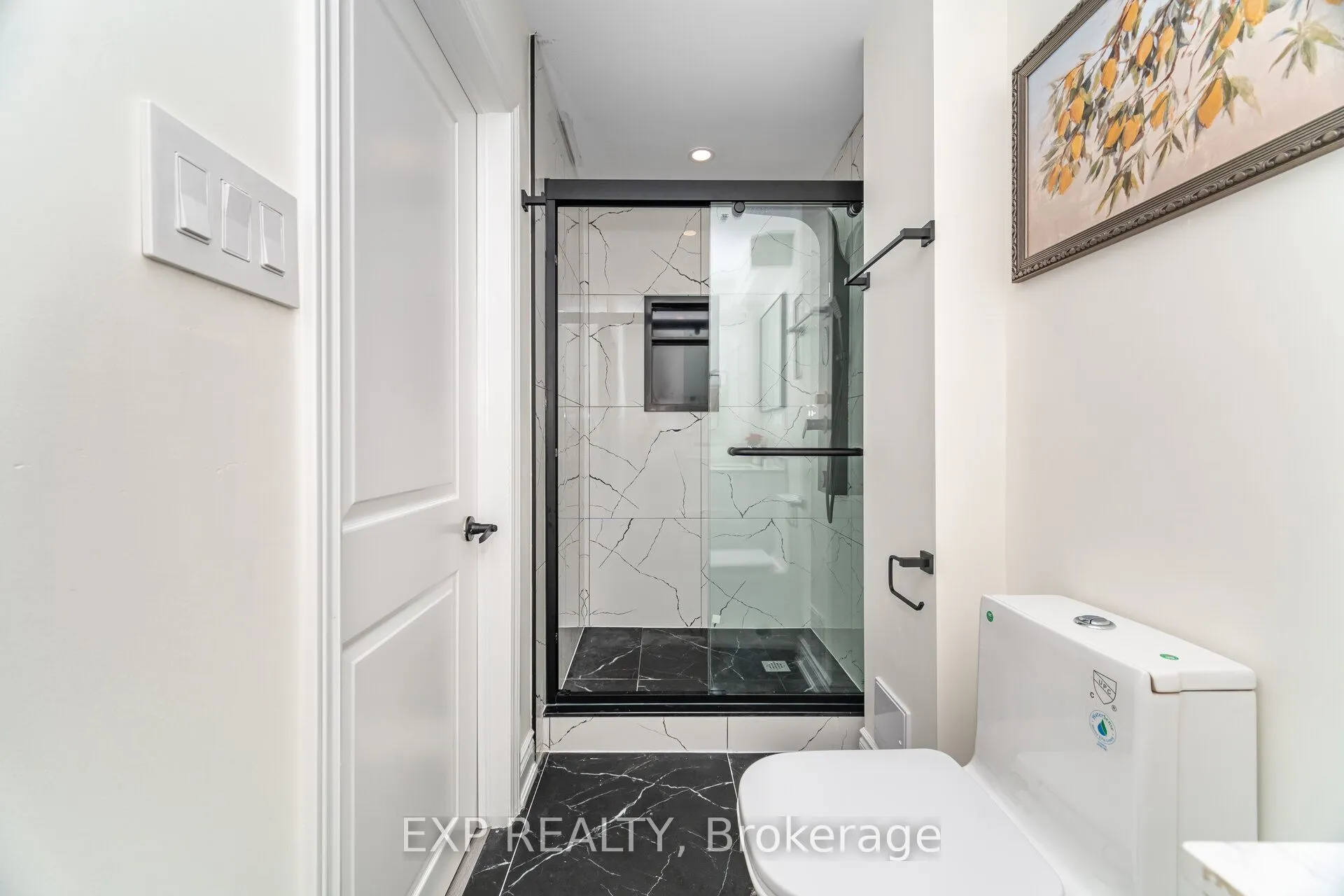 806 BANKS Crescent