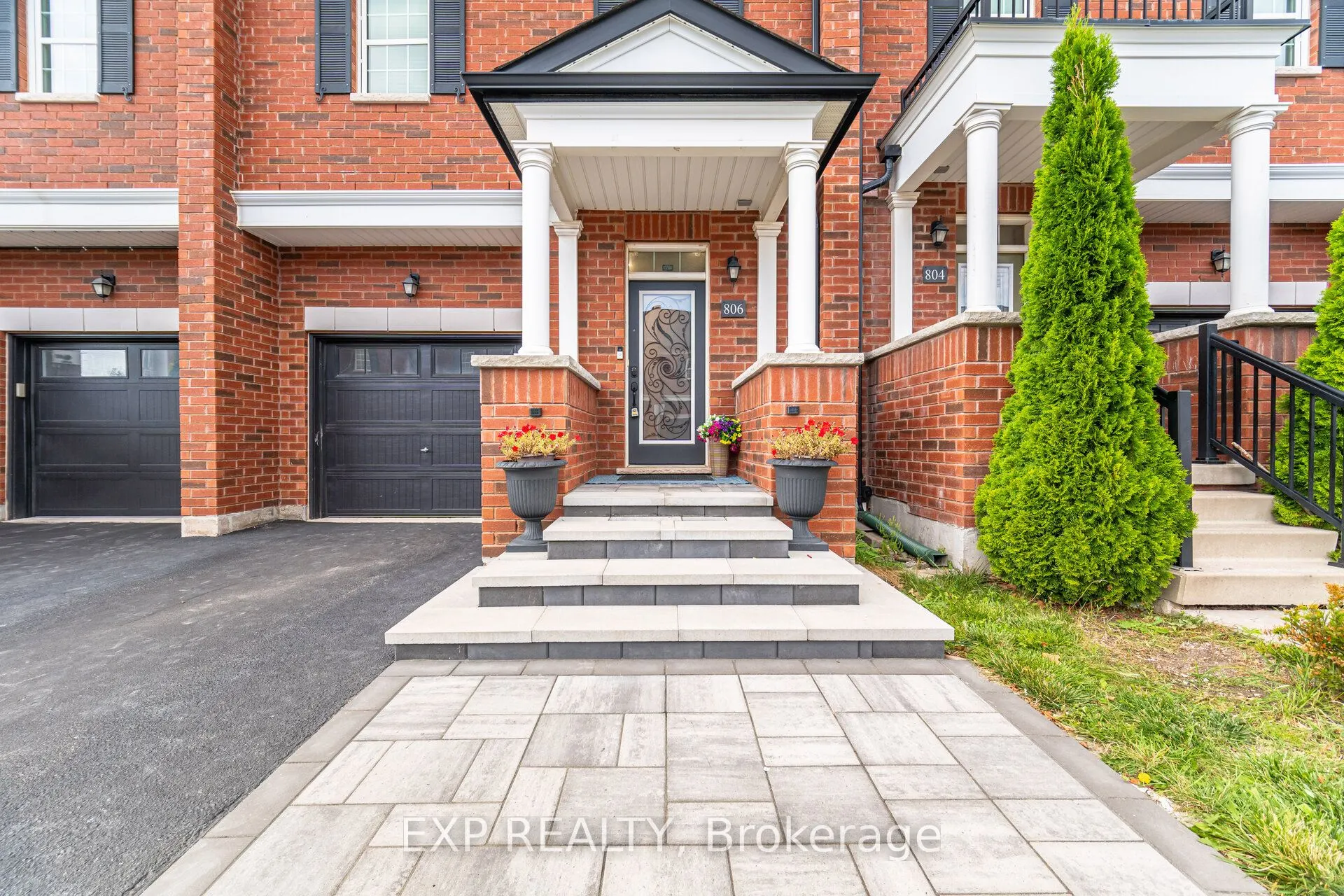 806 BANKS Crescent