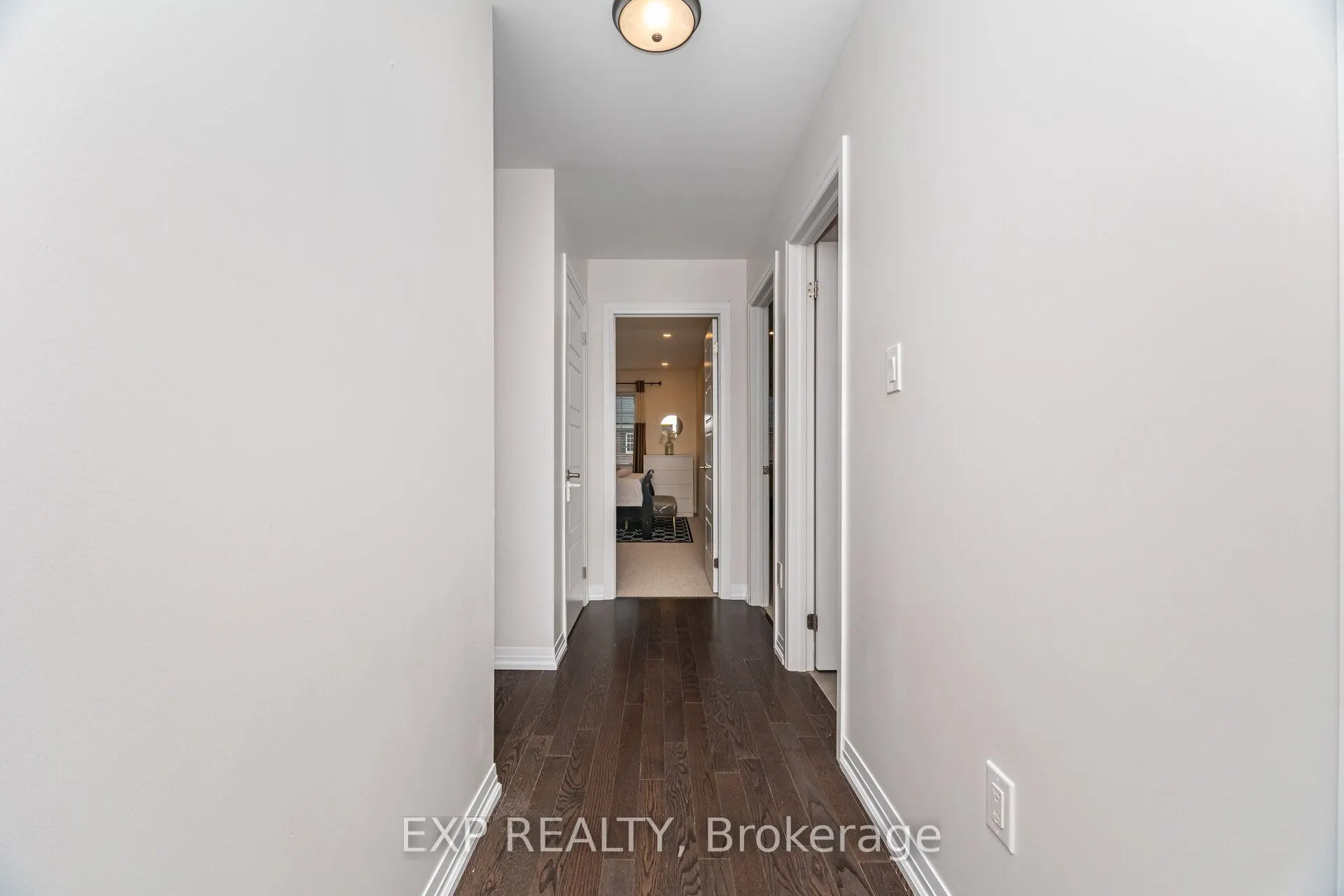 806 BANKS Crescent