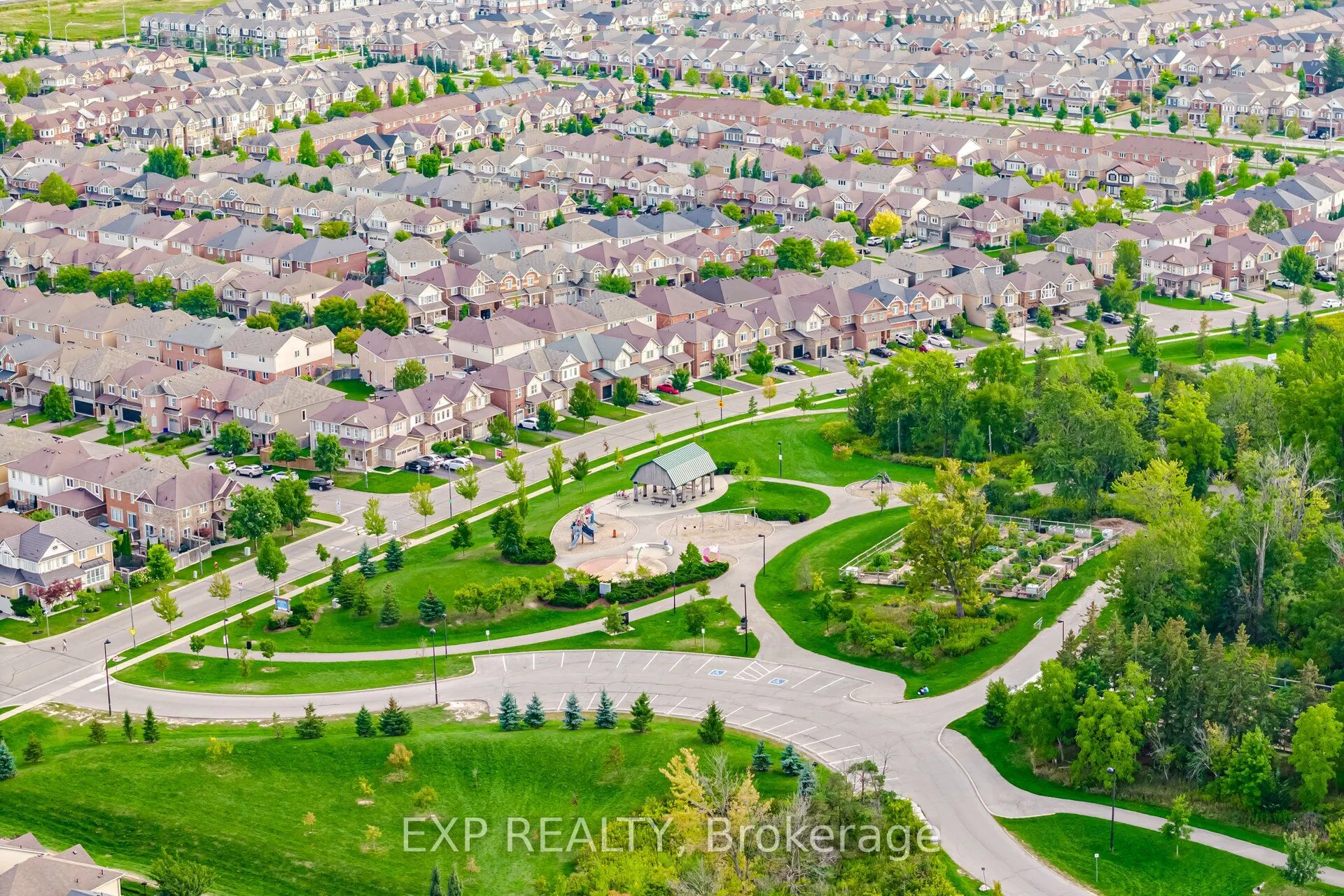 806 BANKS Crescent
