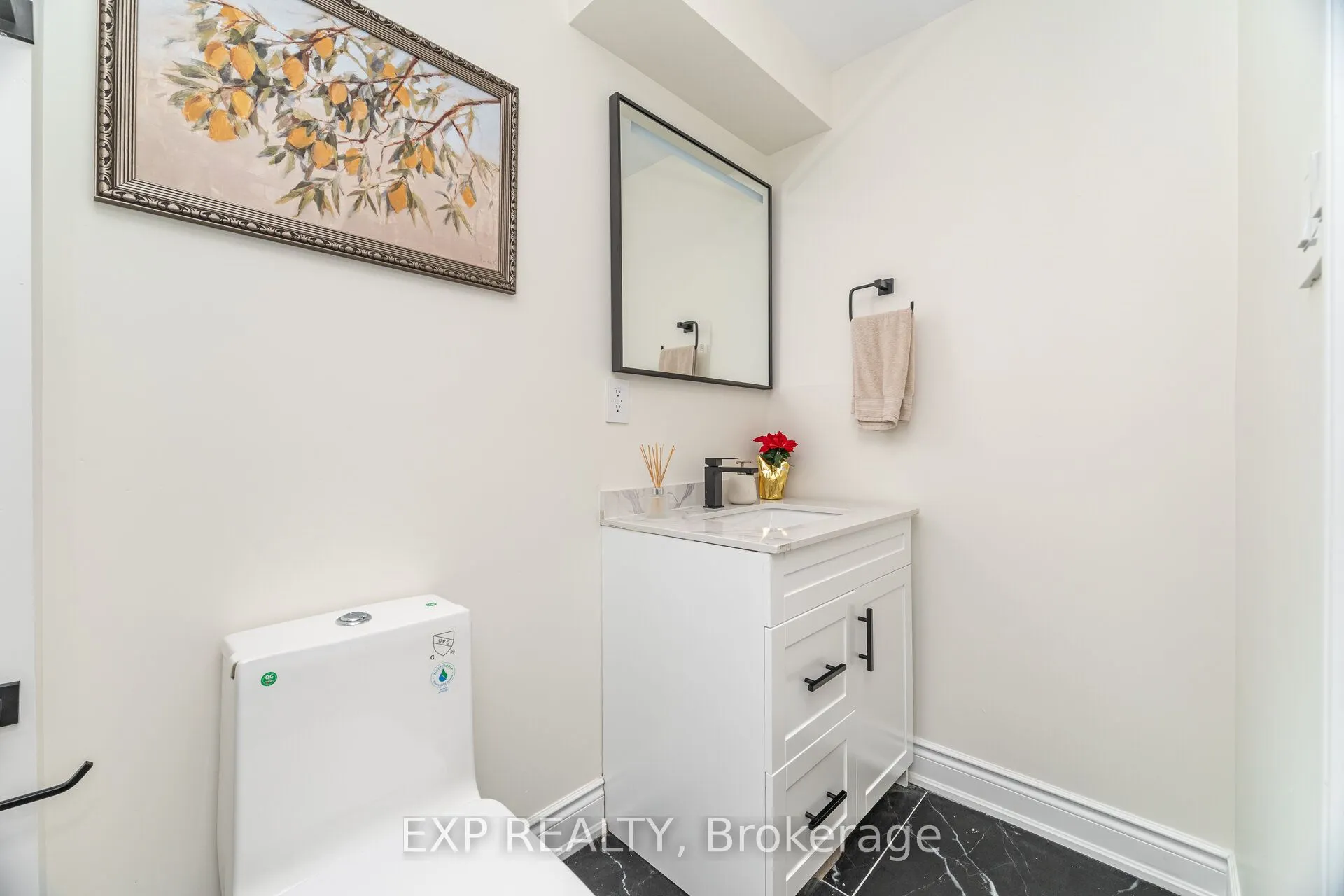 806 BANKS Crescent