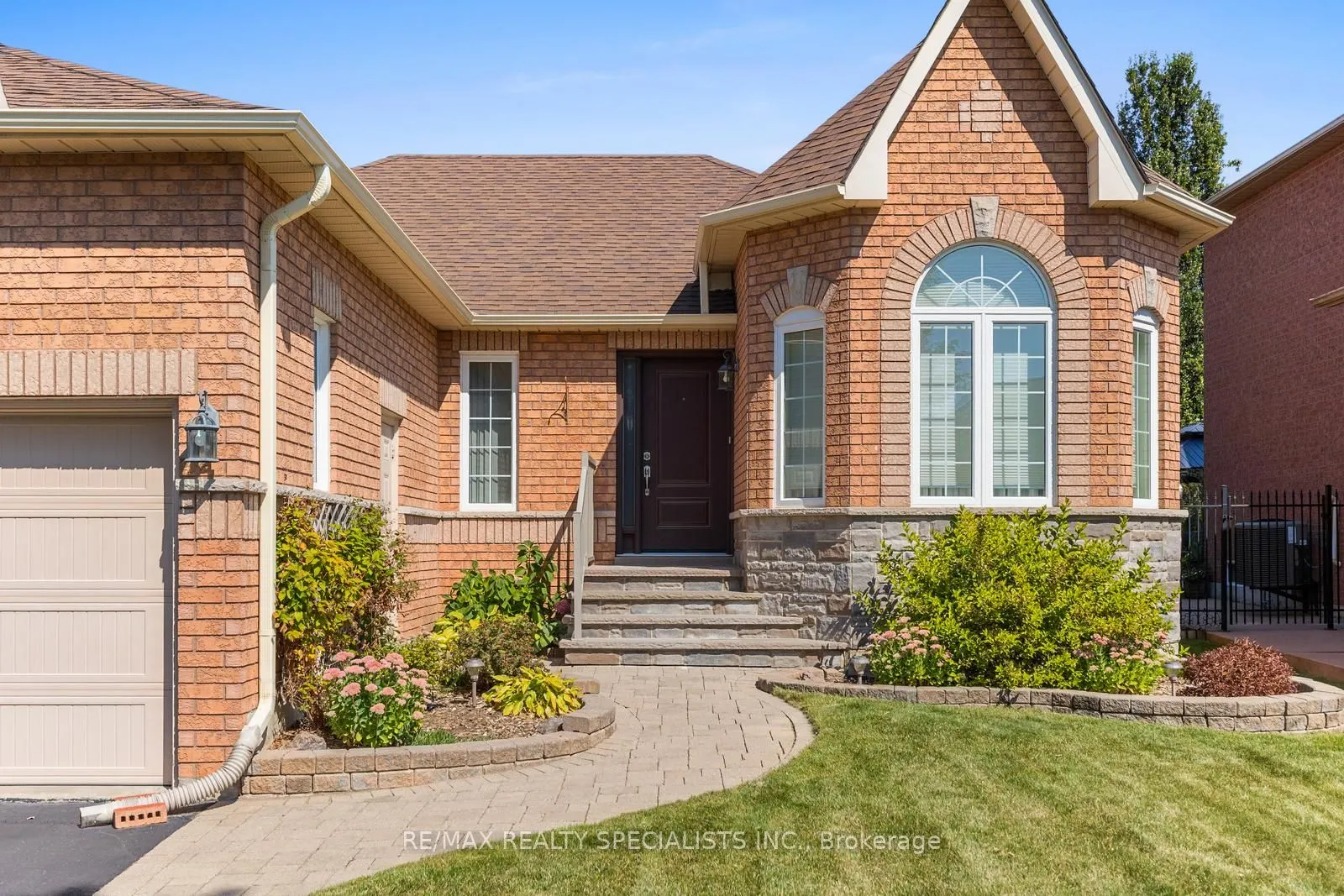 27 Bowman Street