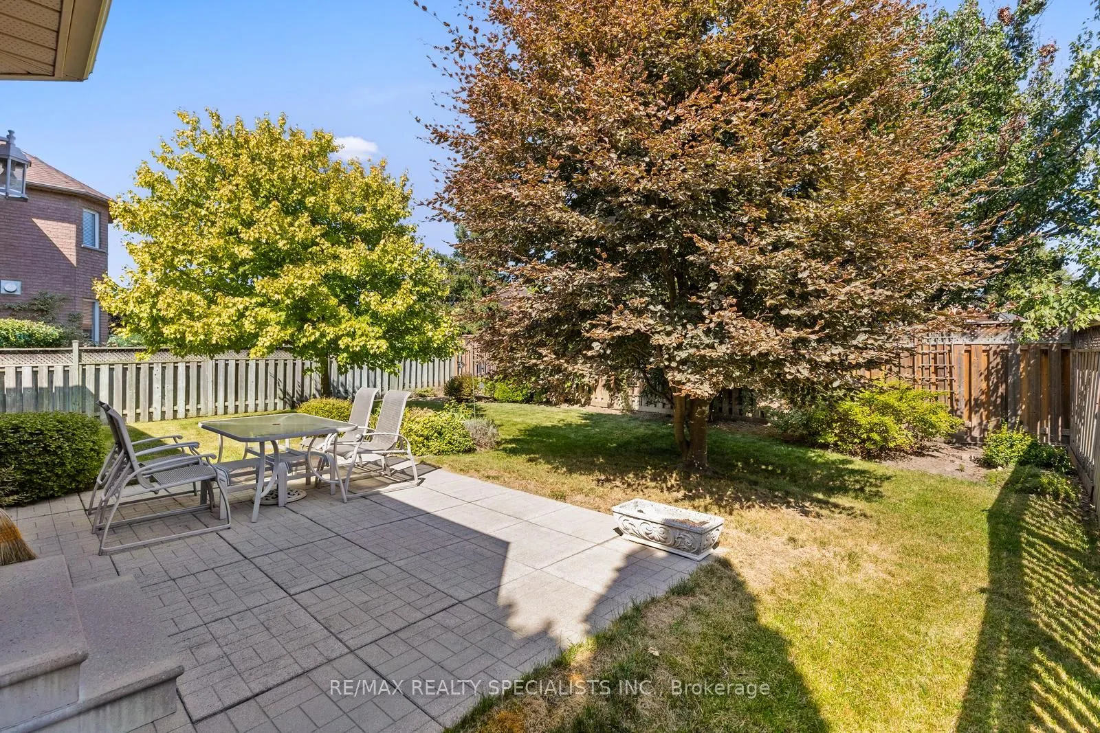 27 Bowman Street