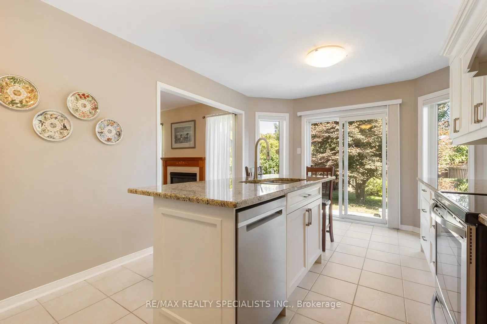 27 Bowman Street