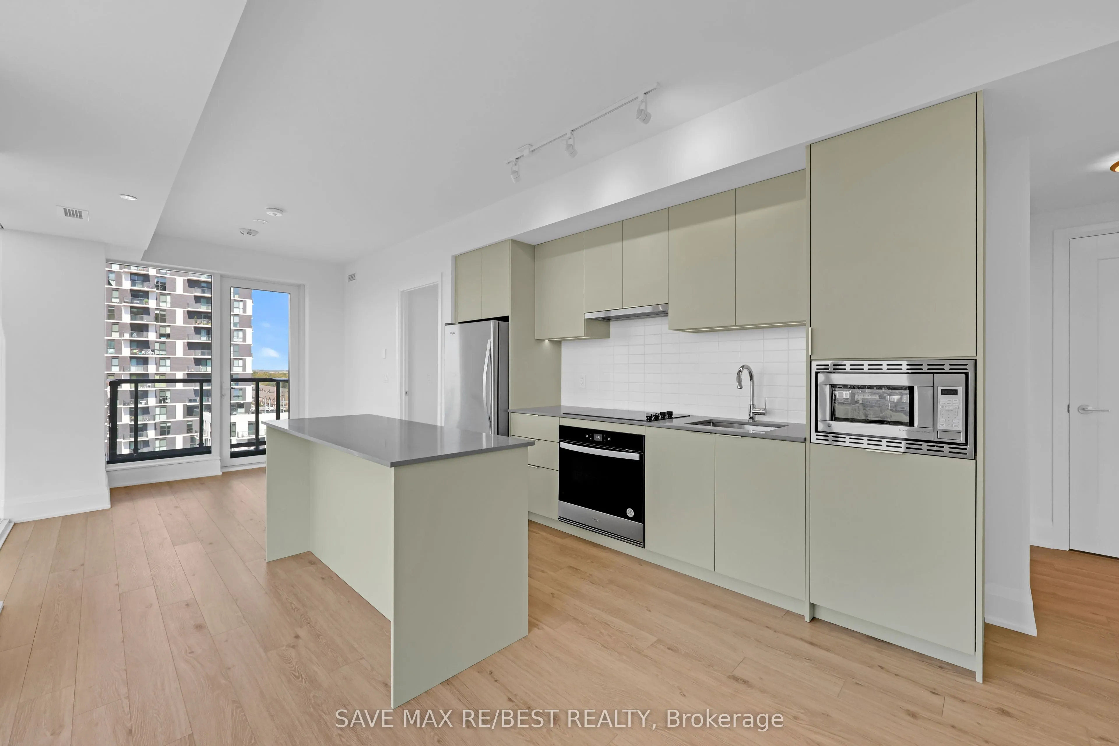 3079 Trafalgar Road, #1203
