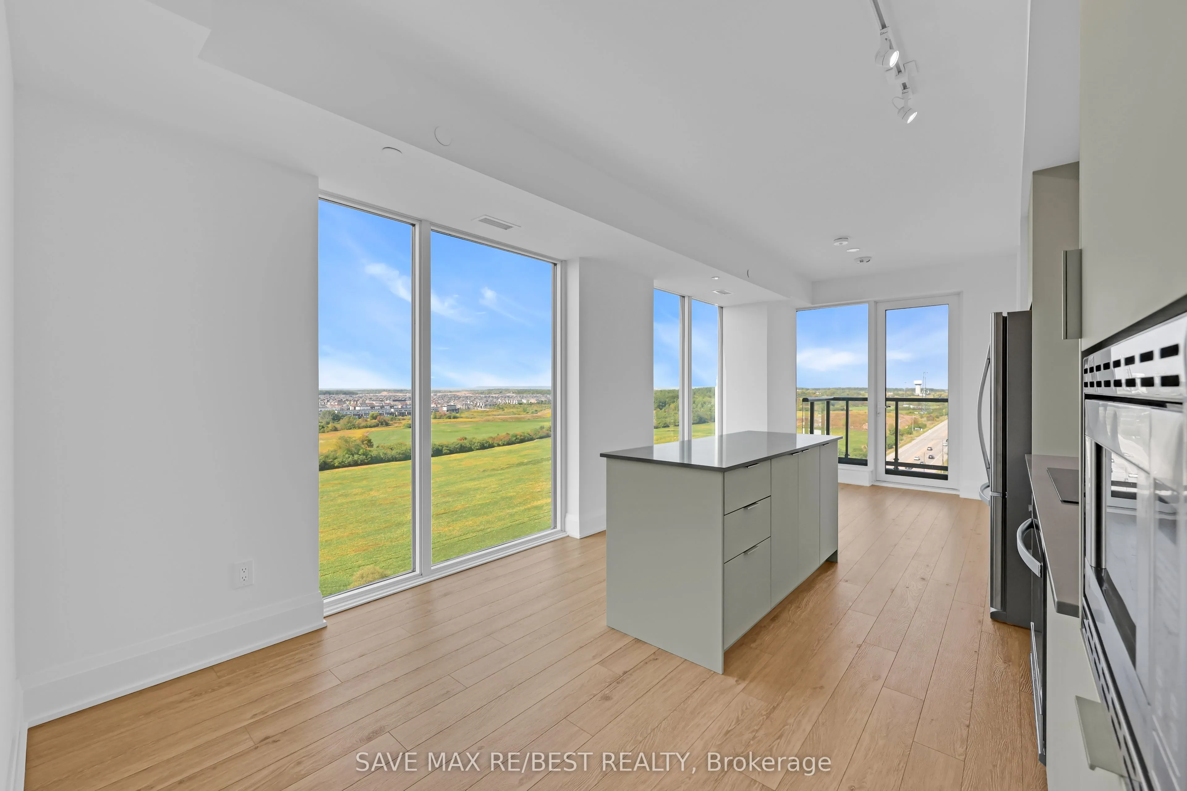 3079 Trafalgar Road, #1203