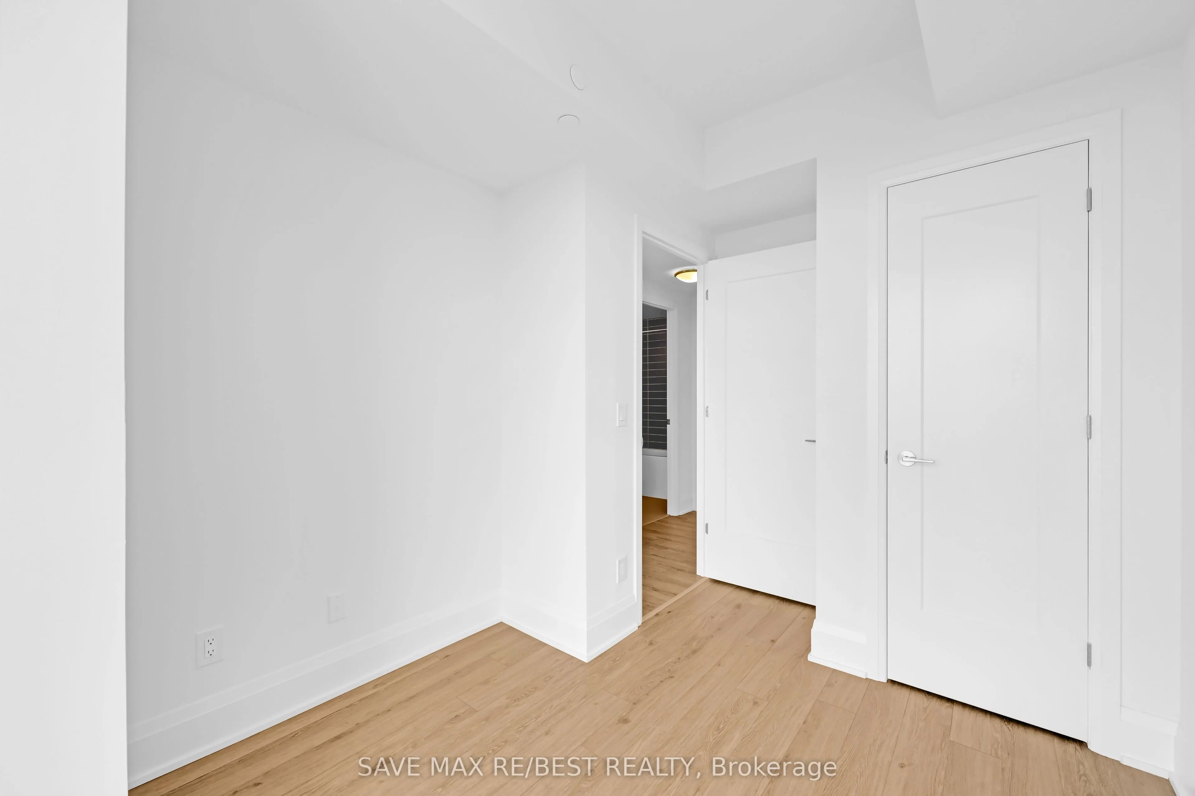 3079 Trafalgar Road, #1203
