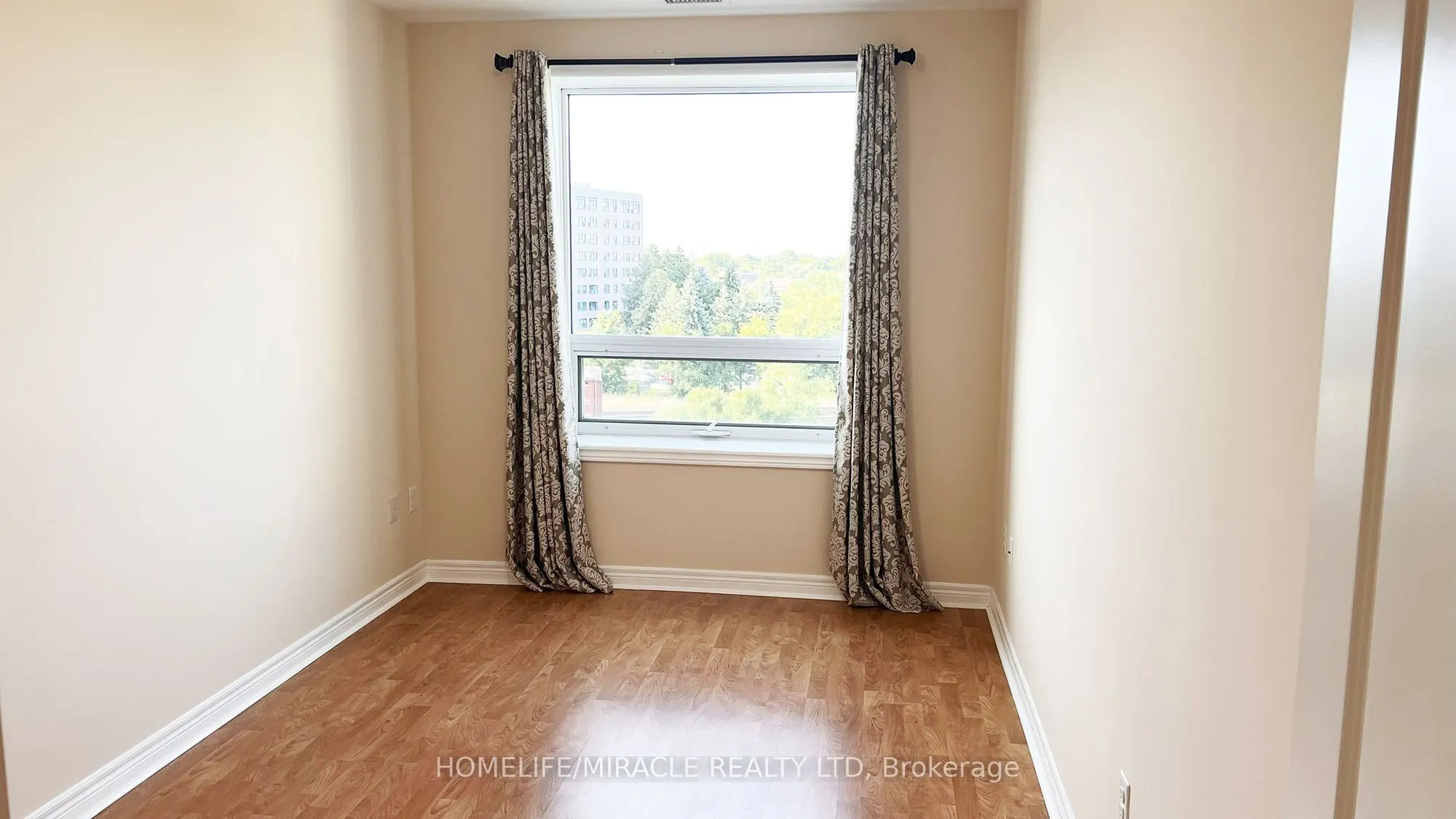 383 Main St E, #502