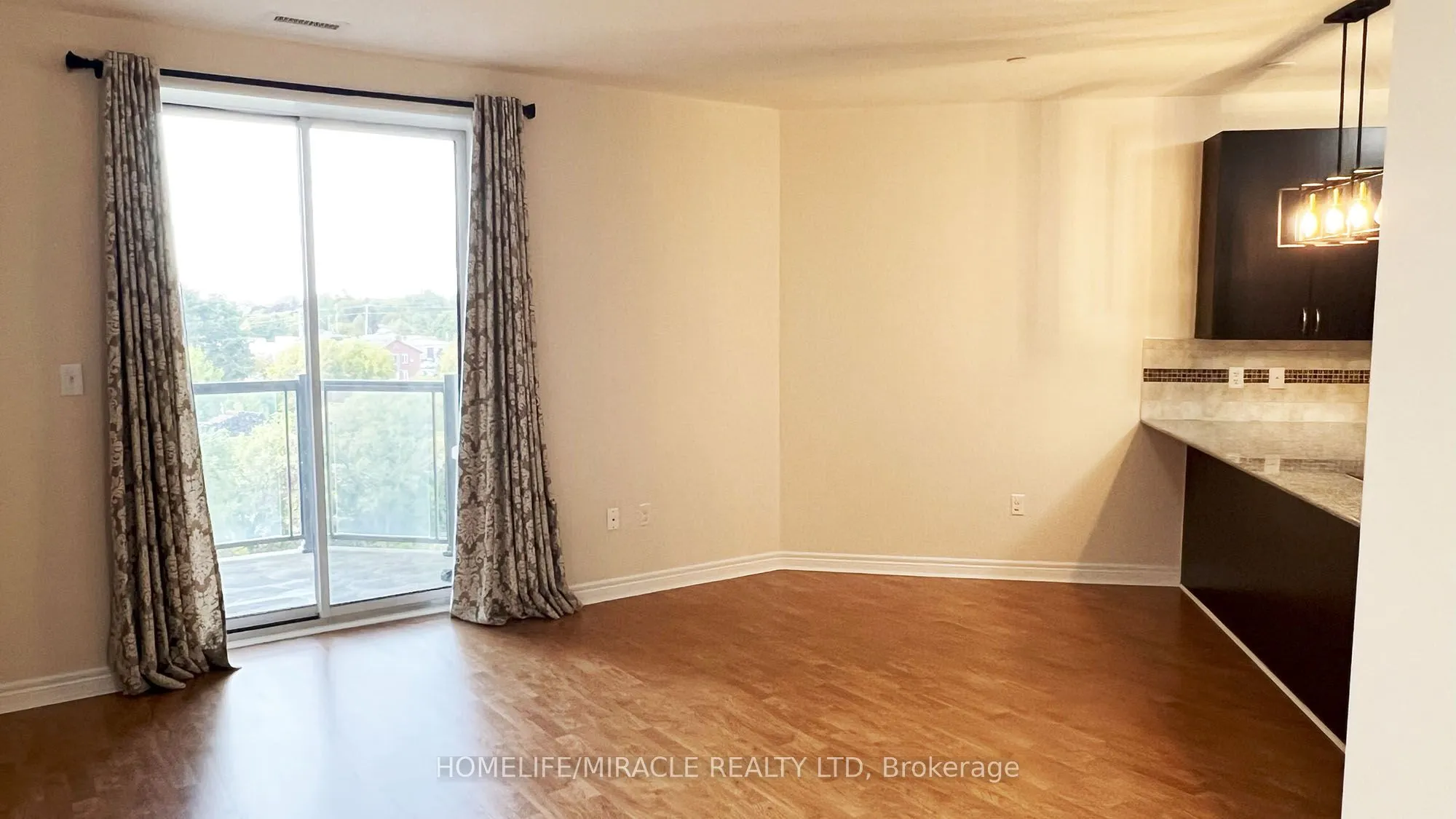 383 Main St E, #502