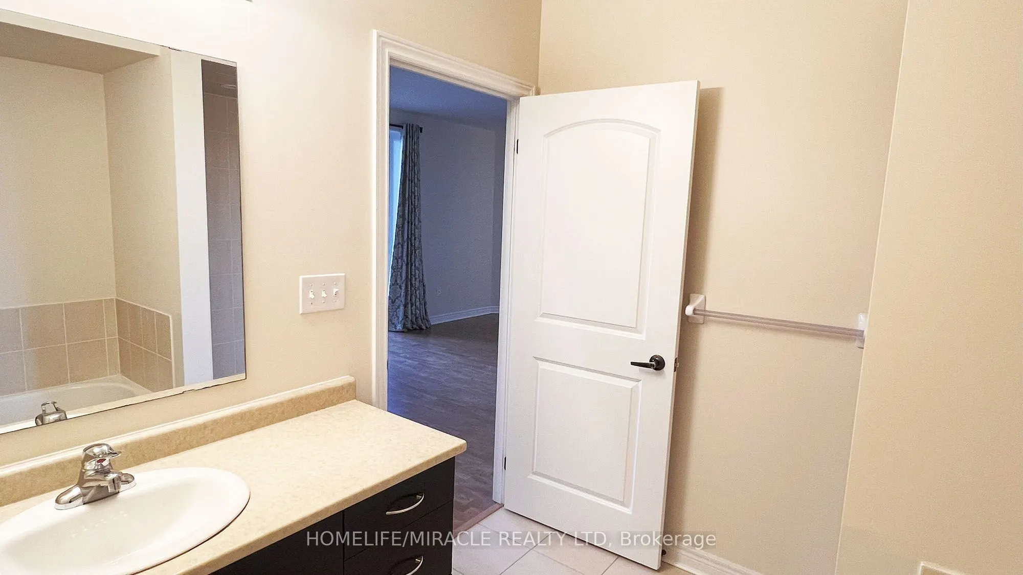 383 Main St E, #502